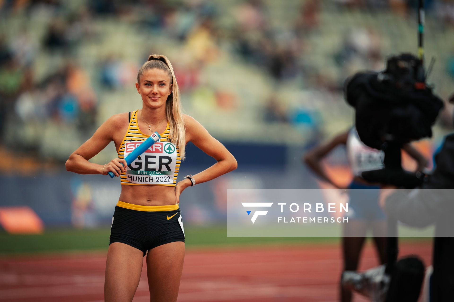 Alica Schmidt (GER) als Startlaeuferin der 4x400m Staffel von Deutschland am 19.08.2022 bei den Leichtathletik-Europameisterschaften in Muenchen