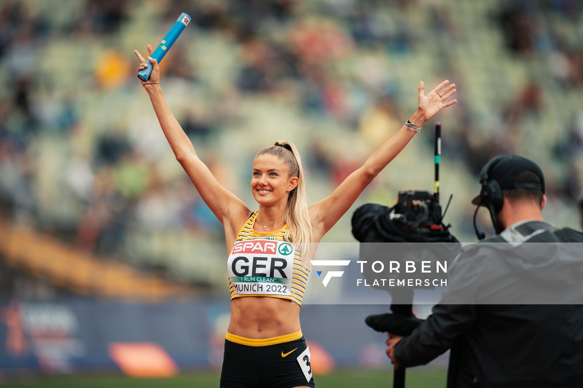 Alica Schmidt (GER) als Startlaeuferin der 4x400m Staffel von Deutschland am 19.08.2022 bei den Leichtathletik-Europameisterschaften in Muenchen