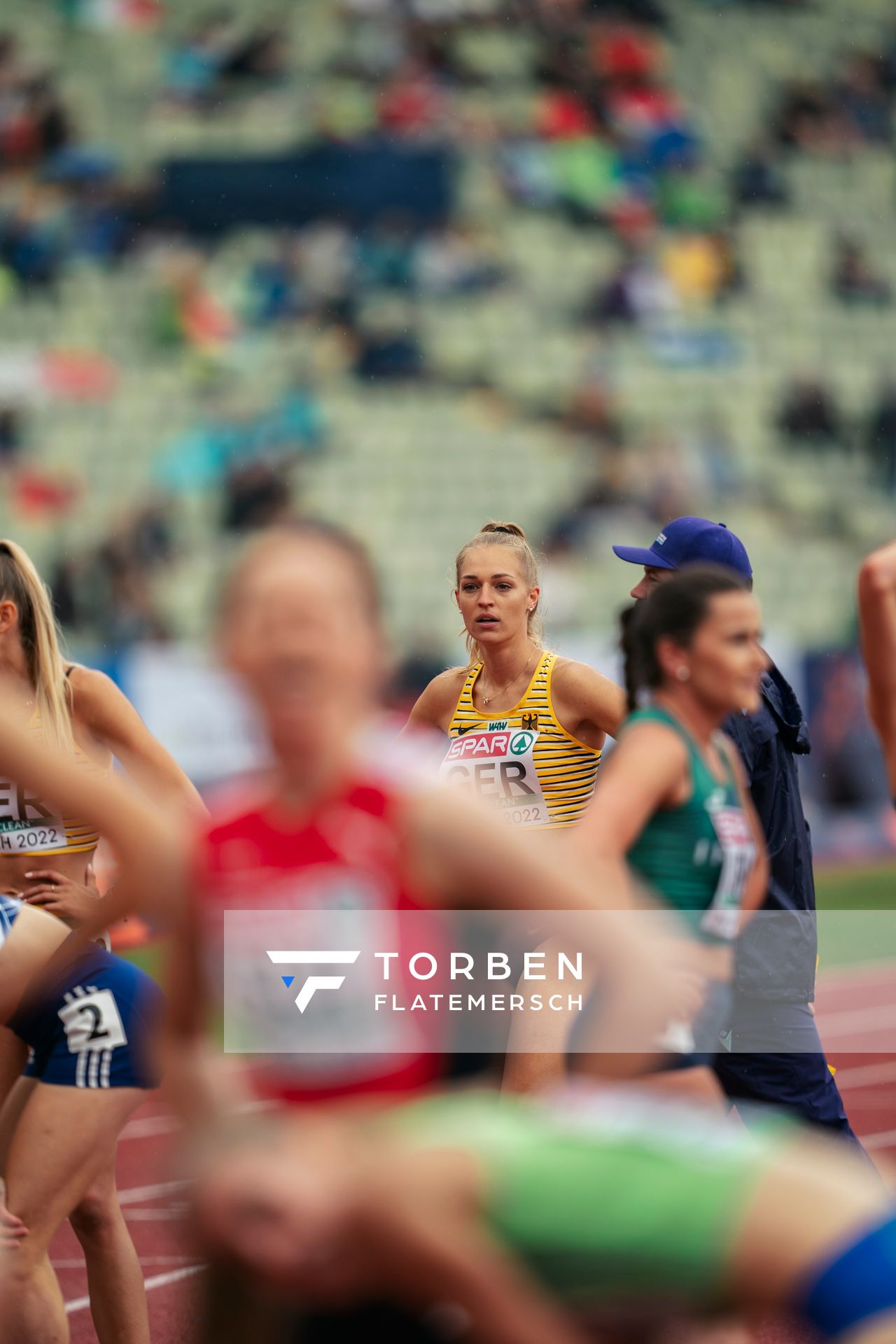 Luna Thiel (VfL Eintracht Hannover) mit der 4x400m Staffel am 19.08.2022 bei den Leichtathletik-Europameisterschaften in Muenchen