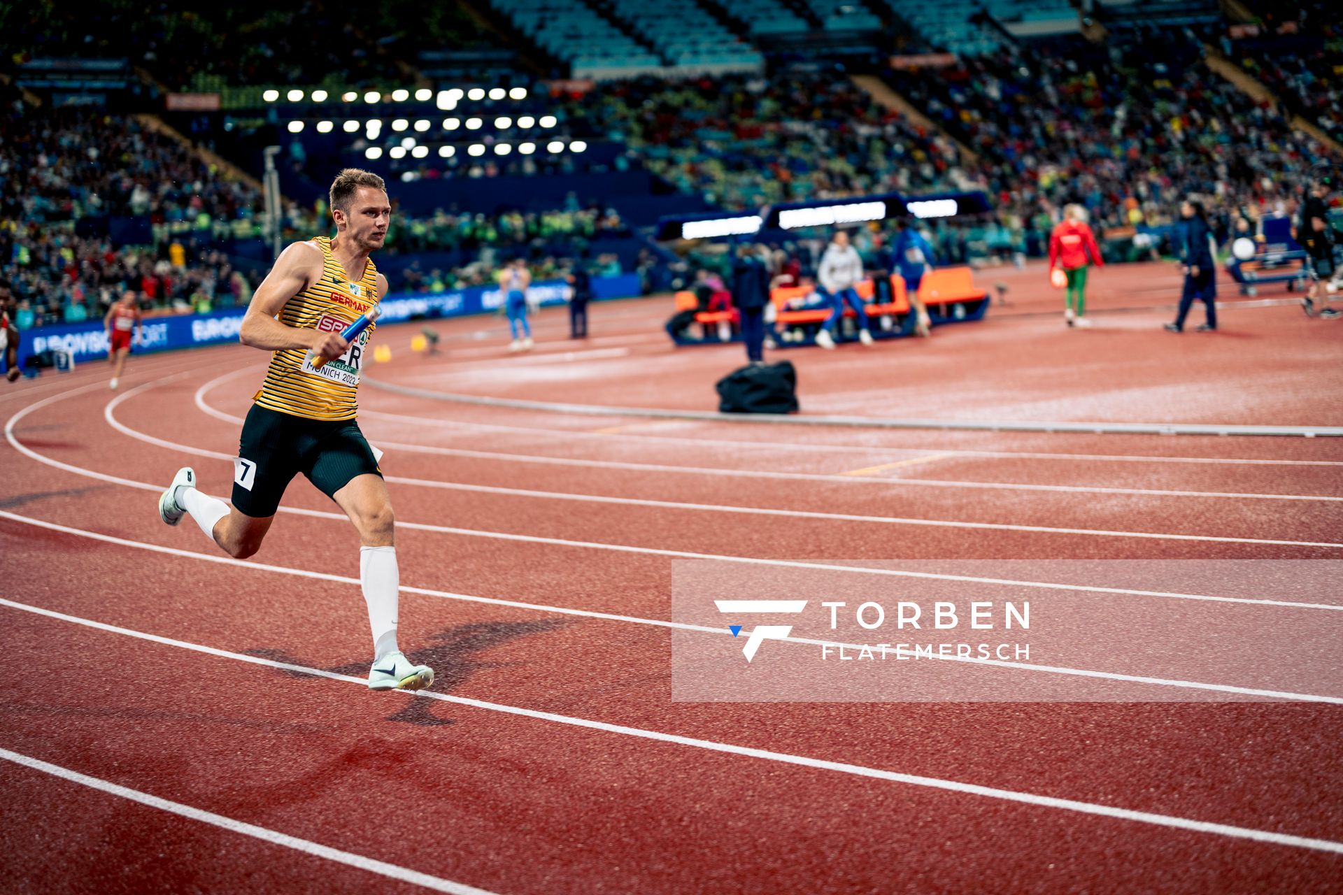 Marvin Schlegel (GER) als Startlaeufer der 4x400m Staffel am 20.08.2022 bei den Leichtathletik-Europameisterschaften in Muenchen