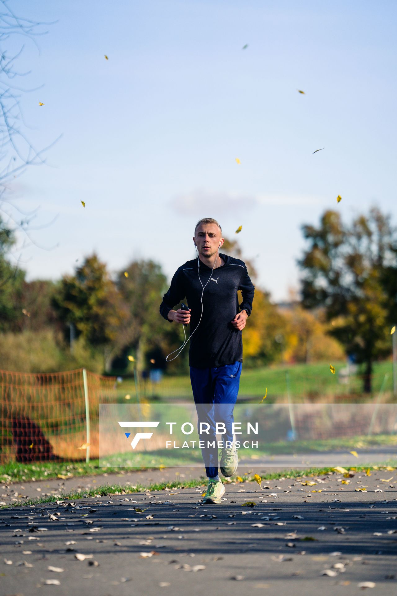 Nils Voigt (TV Wattenscheid 01) am 19.10.2022 am Kemnader See in Bochum