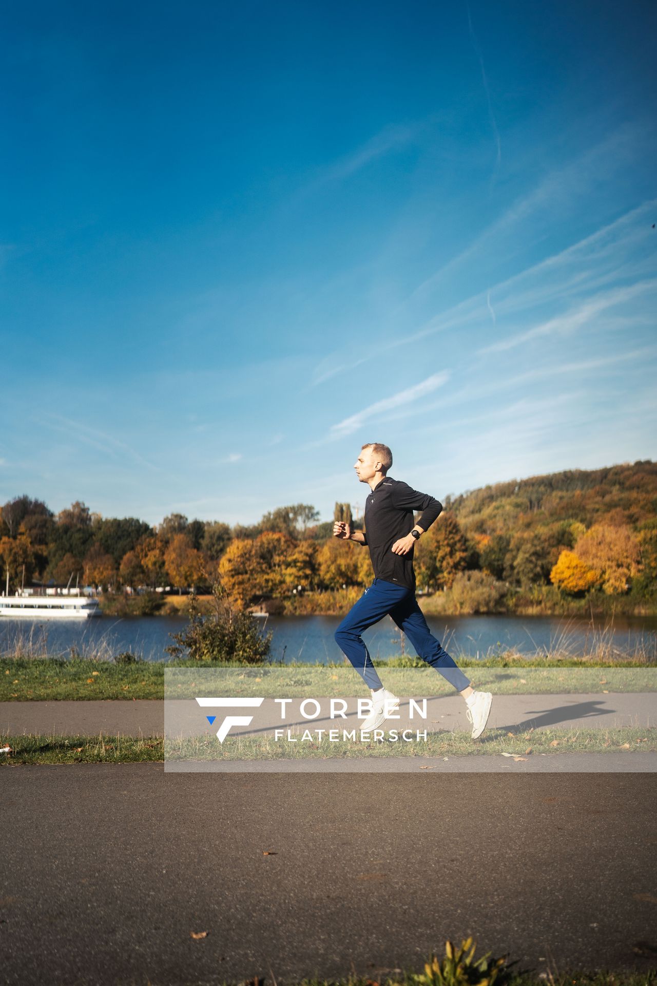 Nils Voigt (TV Wattenscheid 01) am 19.10.2022 am Kemnader See in Bochum