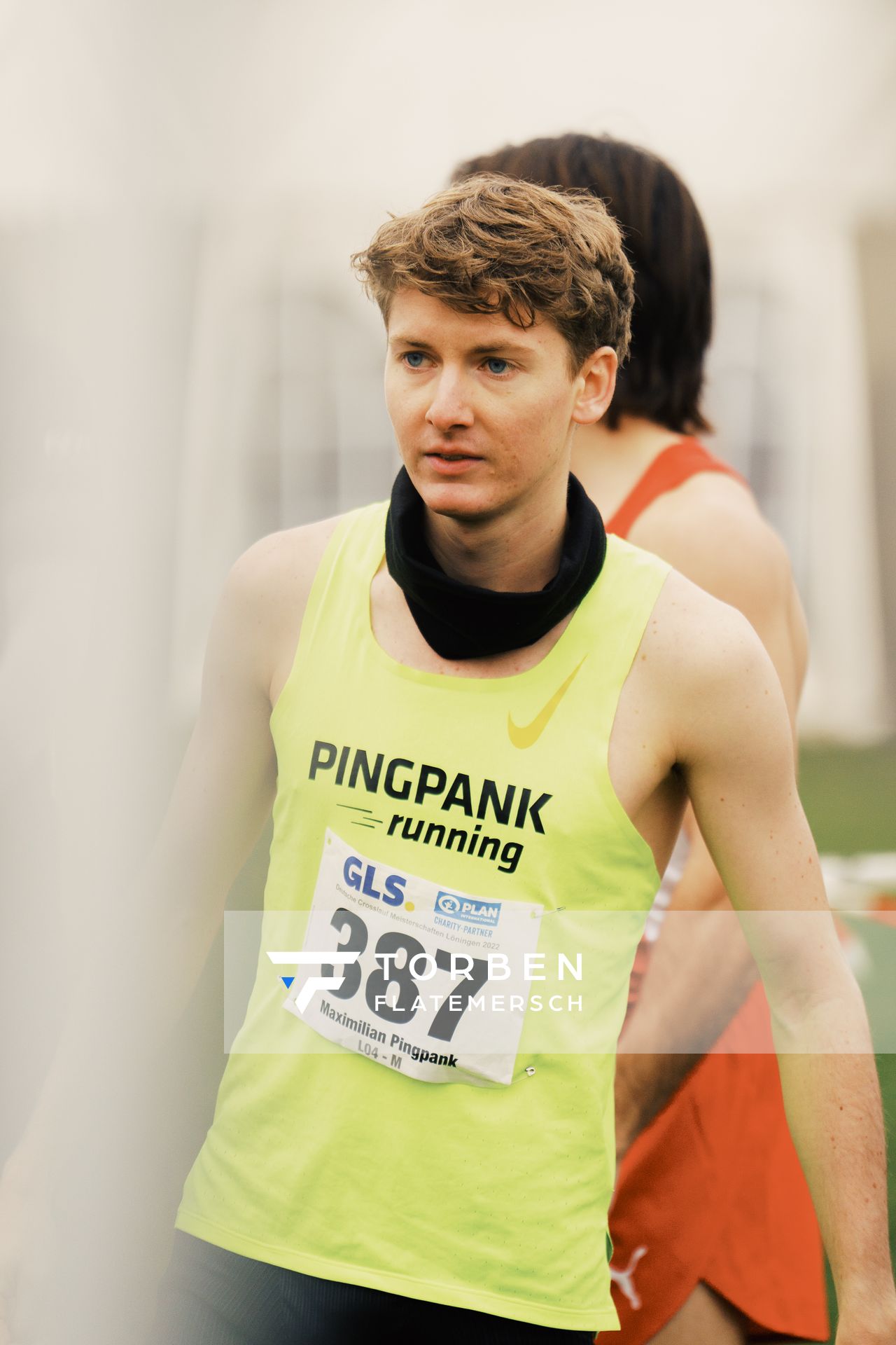 Maximilian Pingpank (NI/ Hannover Athletics) am 26.11.2022 waehrend den deutschen Crosslauf-Meisterschaften auf Sportanlage an der Ringstrasse in Loeningen