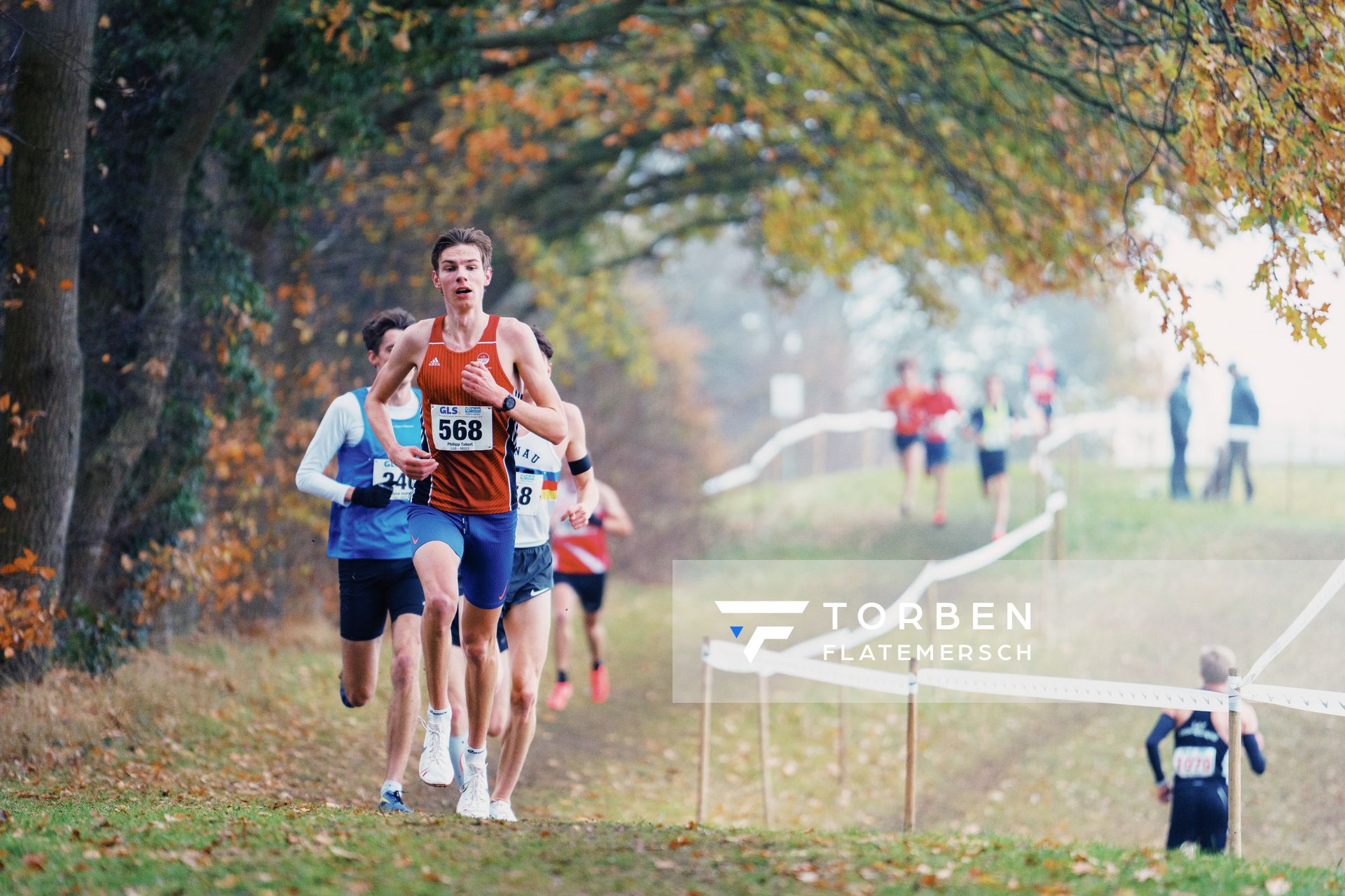 Philipp Tabert (NI / VfL Eintracht Hannover) am 26.11.2022  waehrend den deutschen Crosslauf-Meisterschaften auf Sportanlage an der Ringstrasse in Loeningen