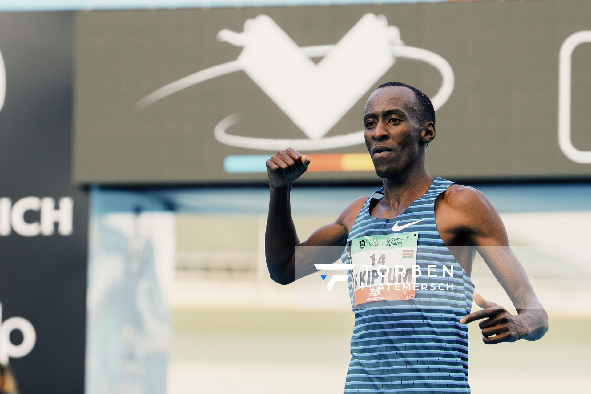 Kelvin Kiptum (KEN) gewinnt den Marathon mit Streckenrekord am 04.12.2022 beim 42th Valencia Marathon Trinidad Alfonso 2022