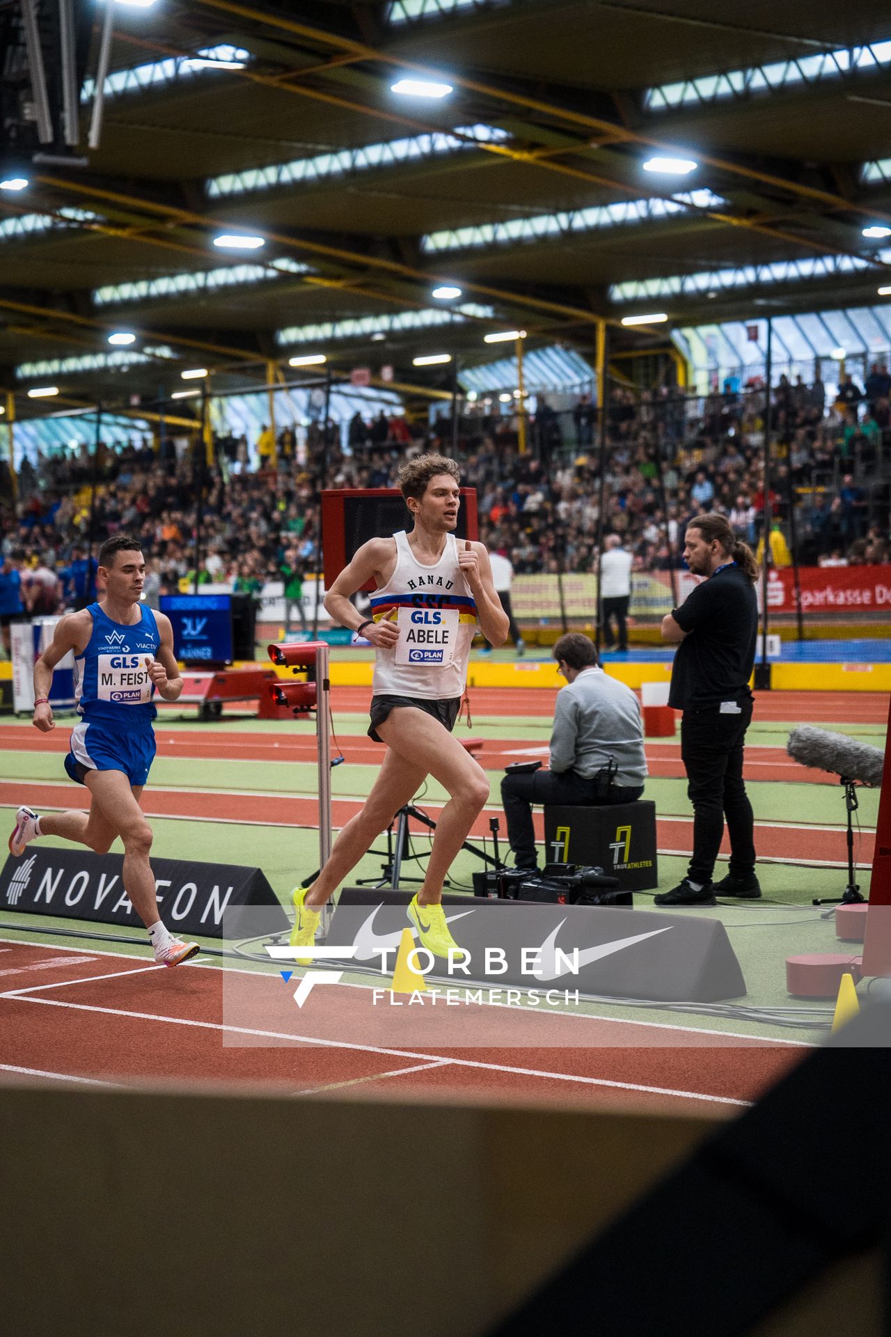 Lukas Abele (SSC Hanau-Rodenbach) bei den Deutschen Leichtathletik-Hallenmeisterschaften am 18.02.2023 in der Helmut-Koernig-Halle in Dortmund