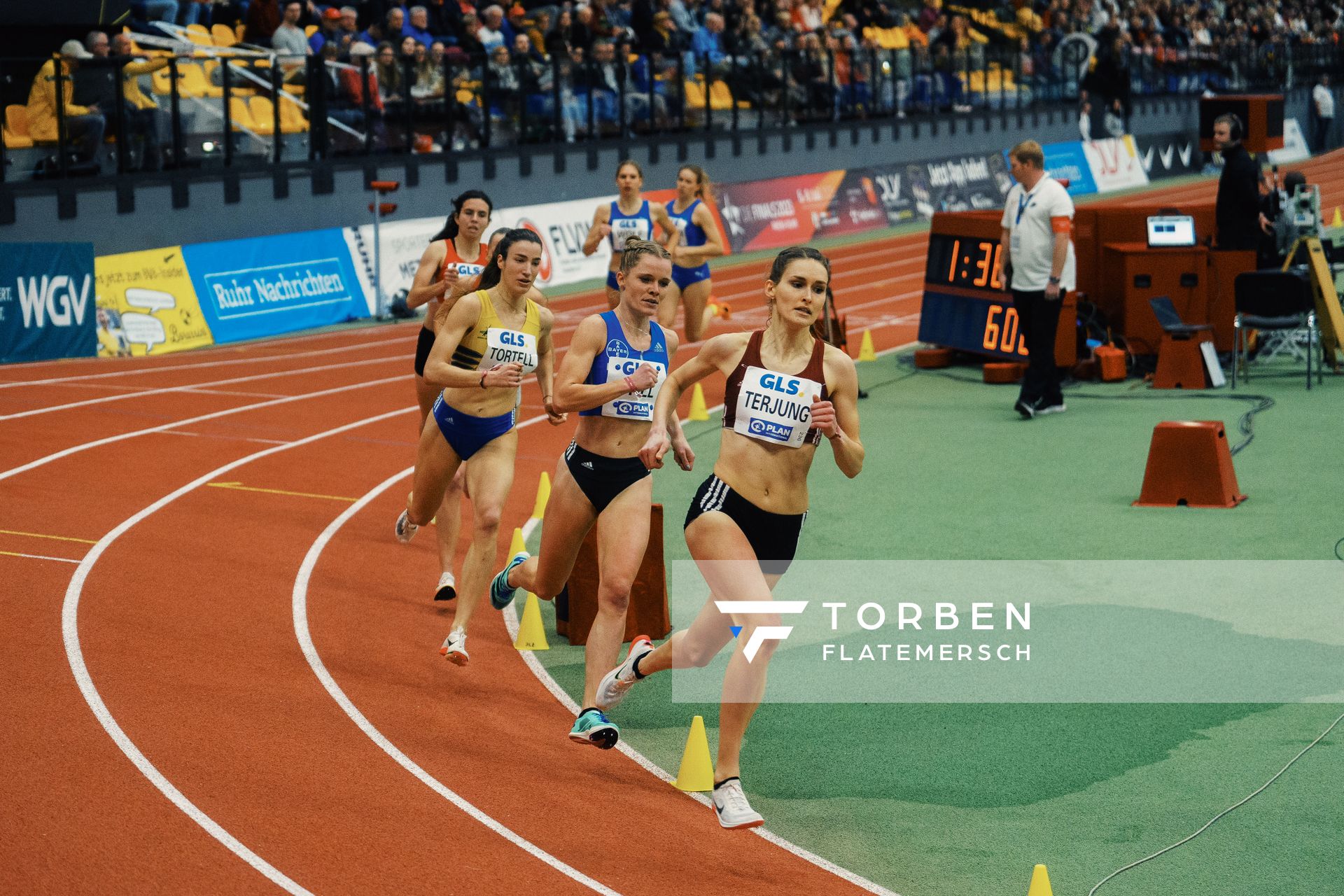 Inken Terjung (ASV Koeln), Tanja Spill (LAV Bayer Uerdingen/ Dorm.), Lara Tortell (Athletics Team Karben) bei den Deutschen Leichtathletik-Hallenmeisterschaften am 18.02.2023 in der Helmut-Koernig-Halle in Dortmund