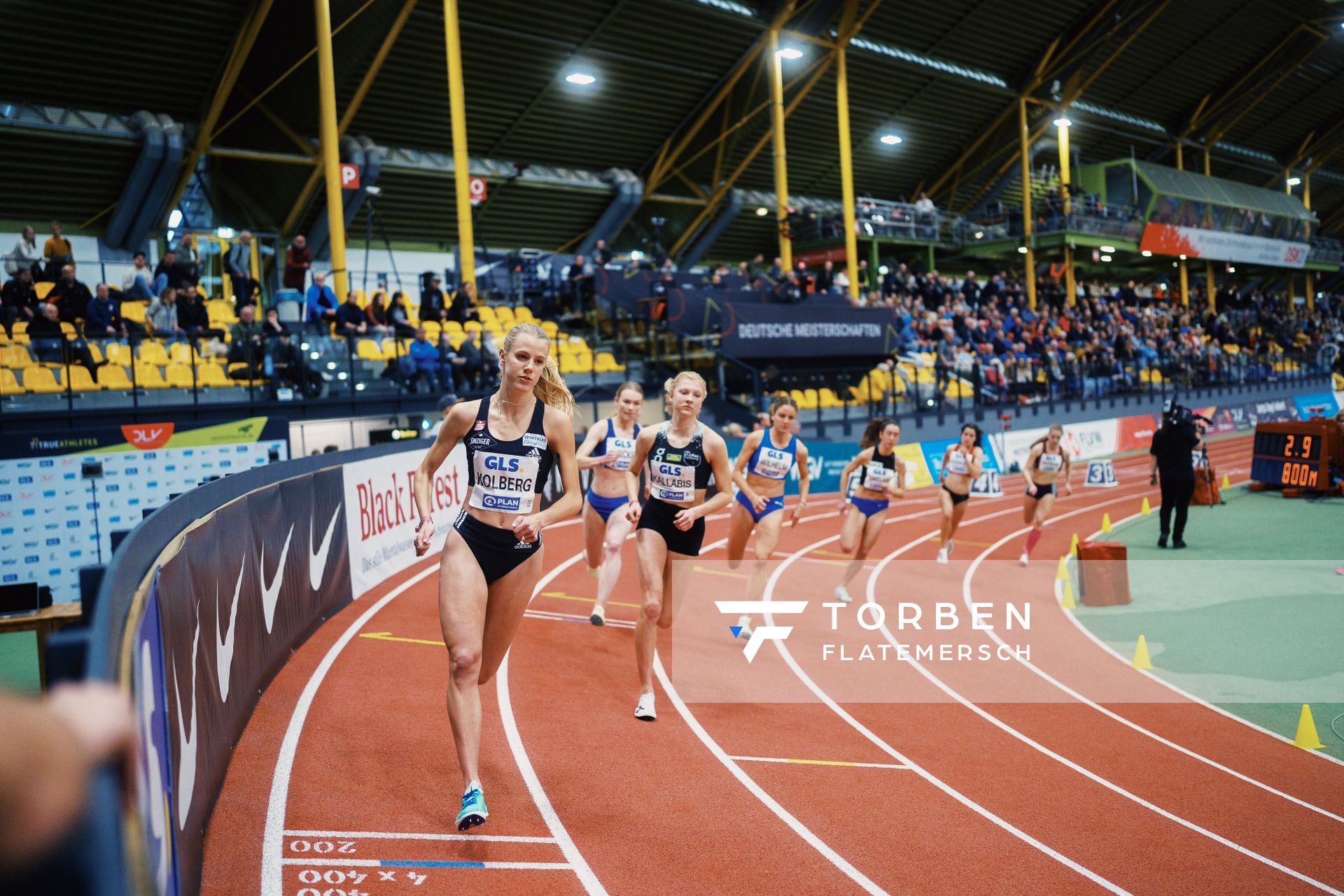 Majtie Kolberg (LG Kreis Ahrweiler), Nadine Stricker (SG Motor Gohlis-Nord Leipzig), Jolanda Kallabis (FT 1844 Freiburg) bei den Deutschen Leichtathletik-Hallenmeisterschaften am 18.02.2023 in der Helmut-Koernig-Halle in Dortmund