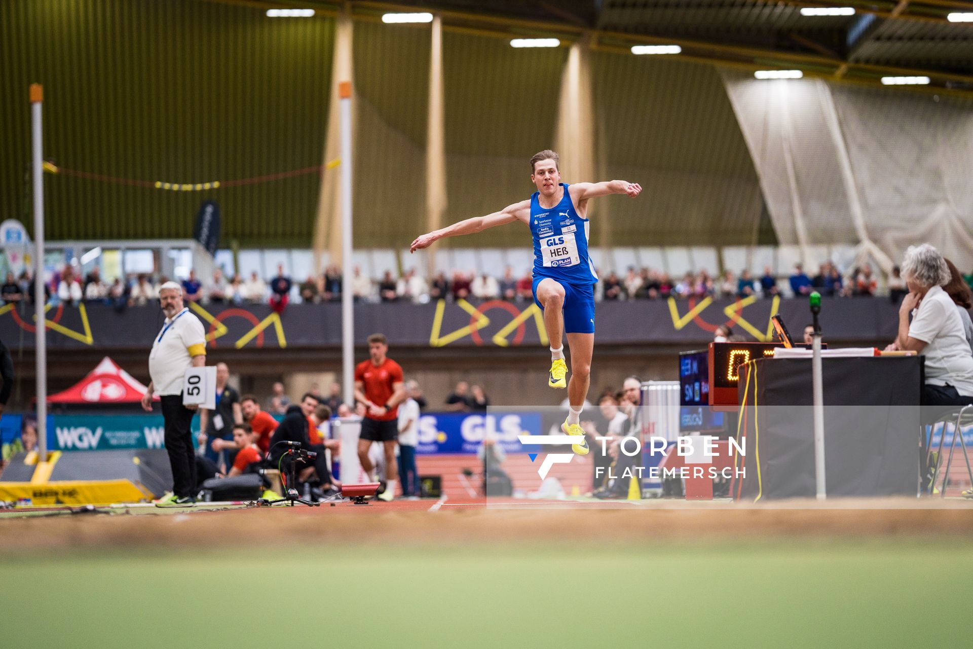 Max Hess (LAC Erdgas Chemnitz) bei den Deutschen Leichtathletik-Hallenmeisterschaften am 18.02.2023 in der Helmut-Koernig-Halle in Dortmund