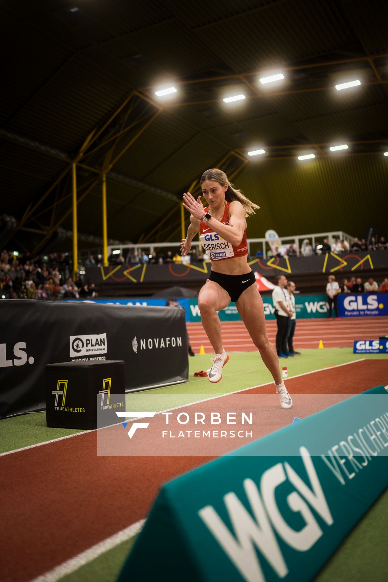 Kristin Gierisch (TSV Bayer 04 Leverkusen) bei den Deutschen Leichtathletik-Hallenmeisterschaften am 18.02.2023 in der Helmut-Koernig-Halle in Dortmund