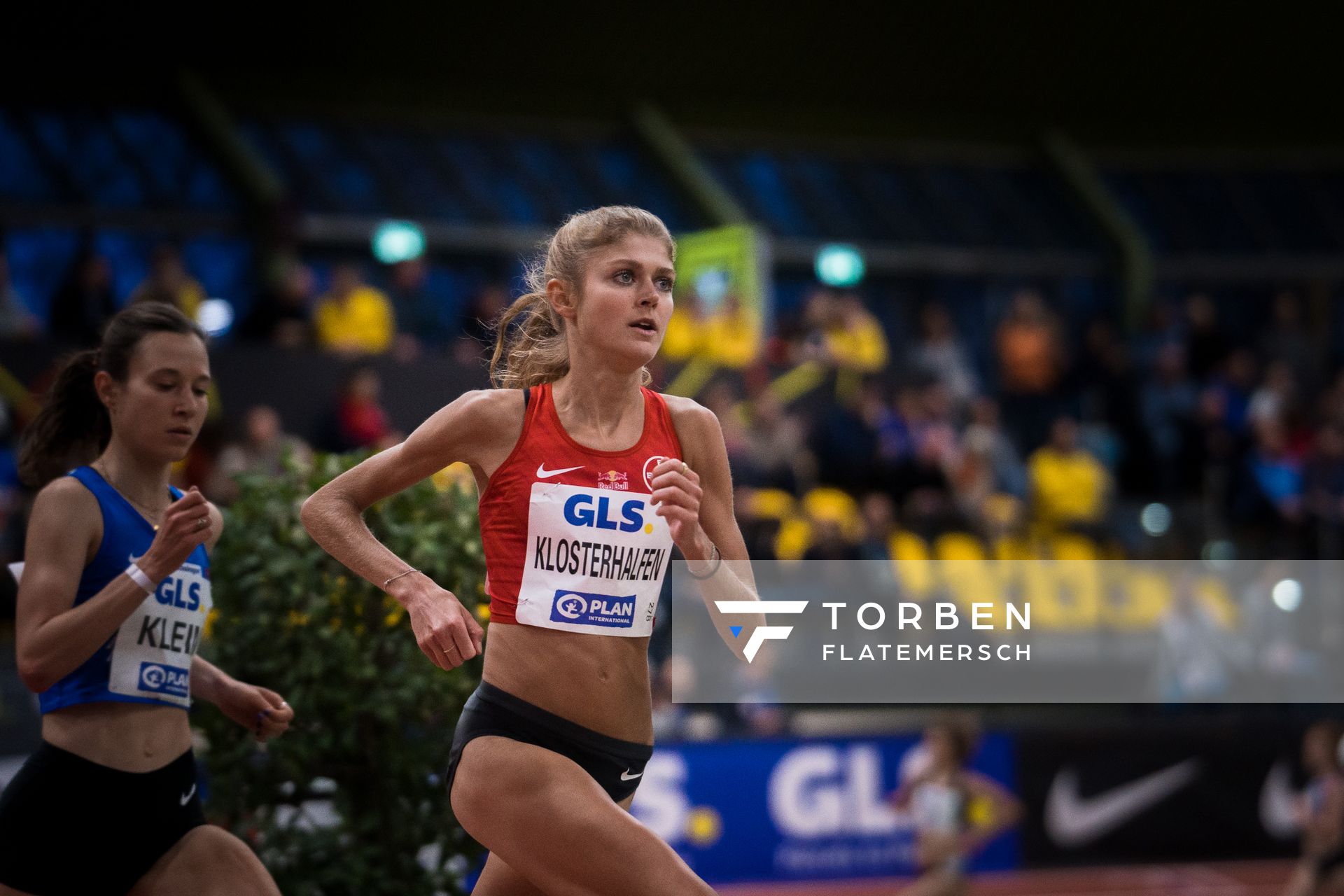 Konstanze Klosterhalfen (TSV Bayer 04 Leverkusen) ueber 3000m bei den Deutschen Leichtathletik-Hallenmeisterschaften am 18.02.2023 in der Helmut-Koernig-Halle in Dortmund