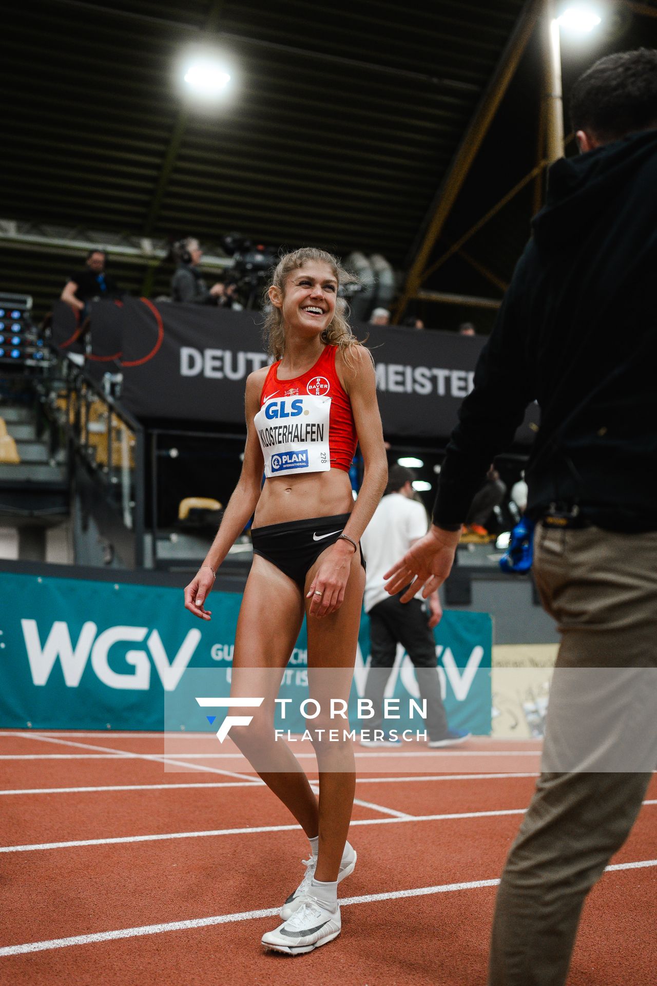 Konstanze Klosterhalfen (TSV Bayer 04 Leverkusen) bei den Deutschen Leichtathletik-Hallenmeisterschaften am 18.02.2023 in der Helmut-Koernig-Halle in Dortmund