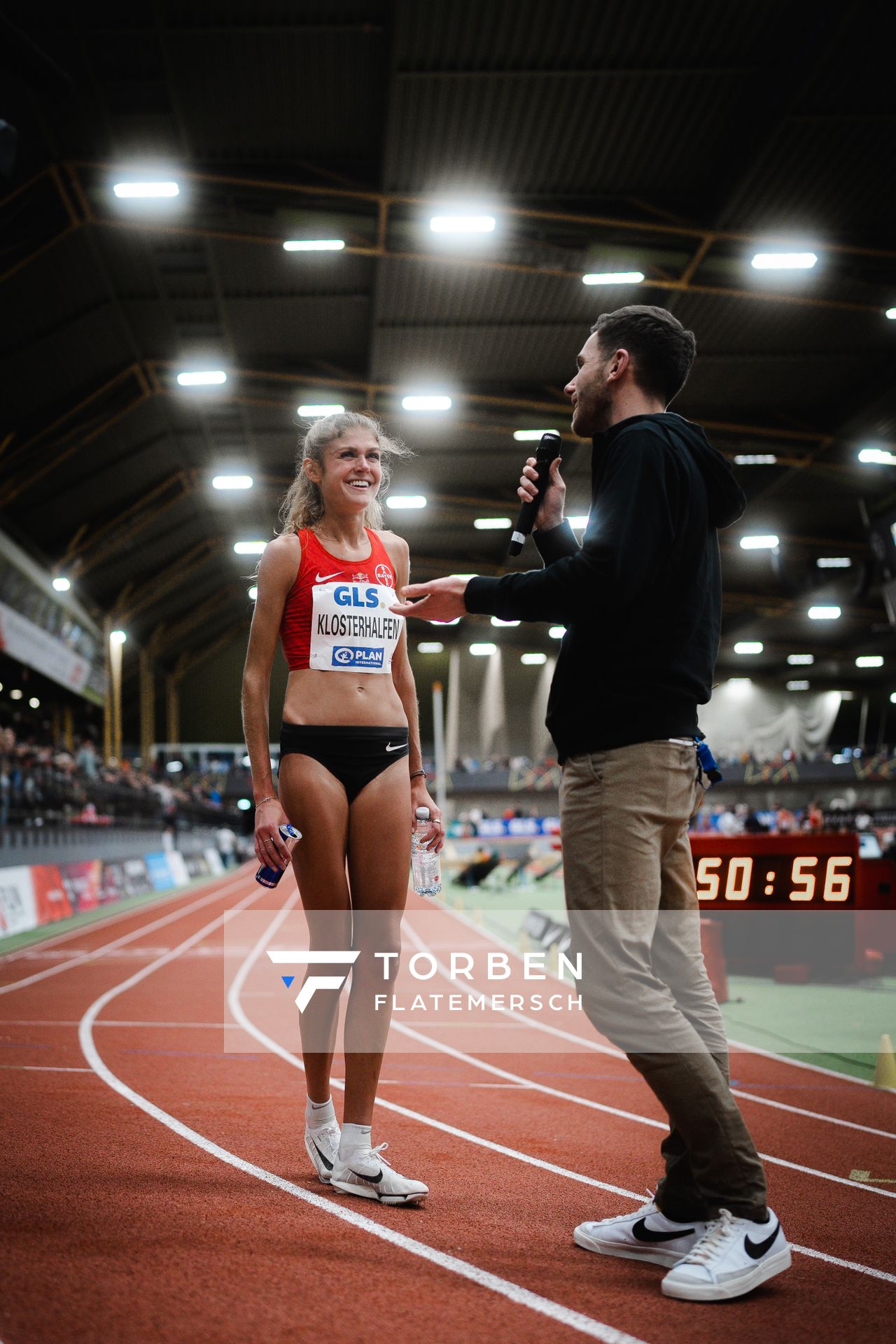 Konstanze Klosterhalfen (TSV Bayer 04 Leverkusen) bei den Deutschen Leichtathletik-Hallenmeisterschaften am 18.02.2023 in der Helmut-Koernig-Halle in Dortmund