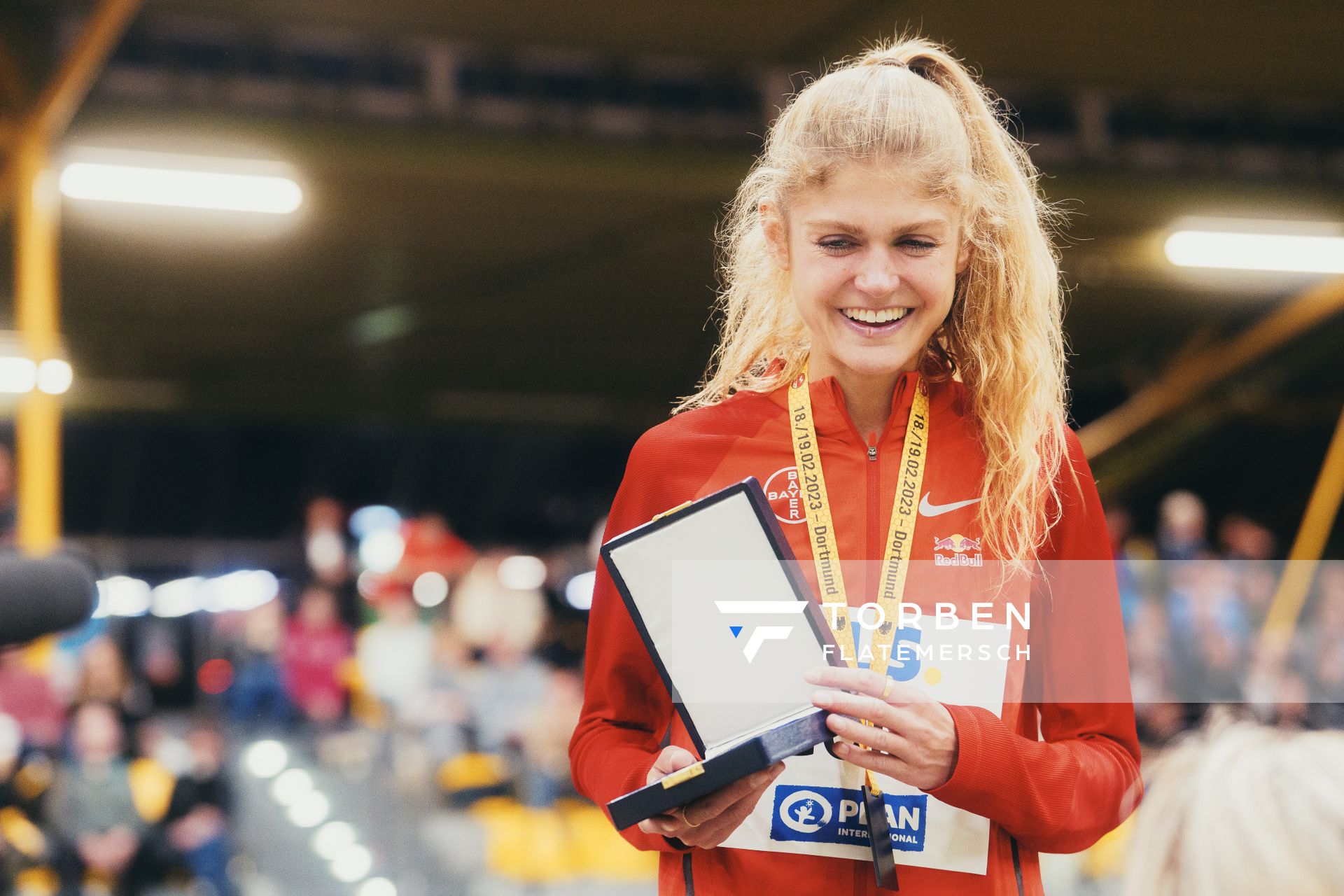 Konstanze Klosterhalfen (TSV Bayer 04 Leverkusen) bei den Deutschen Leichtathletik-Hallenmeisterschaften am 18.02.2023 in der Helmut-Koernig-Halle in Dortmund