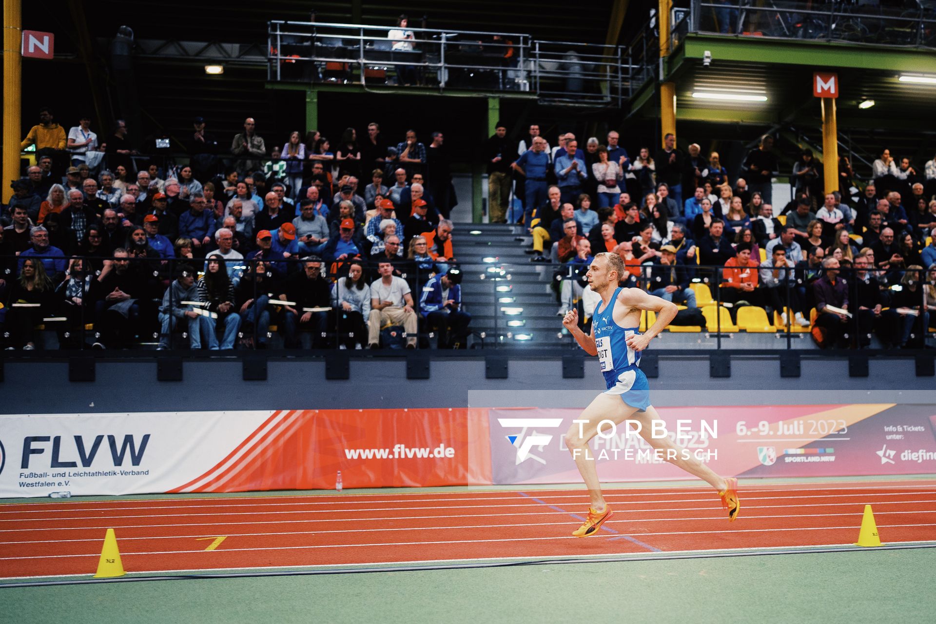 Nils Voigt (TV Wattenscheid 01) bei den Deutschen Leichtathletik-Hallenmeisterschaften am 18.02.2023 in der Helmut-Koernig-Halle in Dortmund