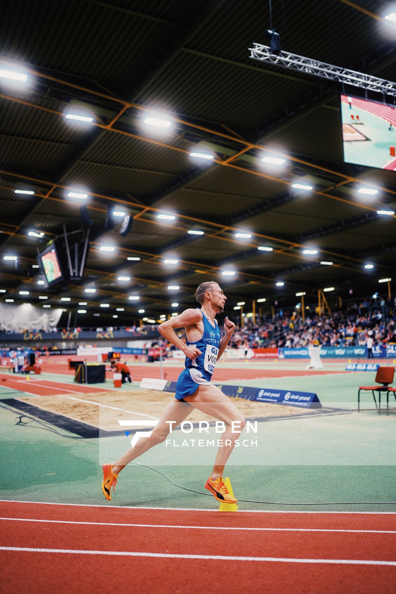 Nils Voigt (TV Wattenscheid 01) bei den Deutschen Leichtathletik-Hallenmeisterschaften am 18.02.2023 in der Helmut-Koernig-Halle in Dortmund