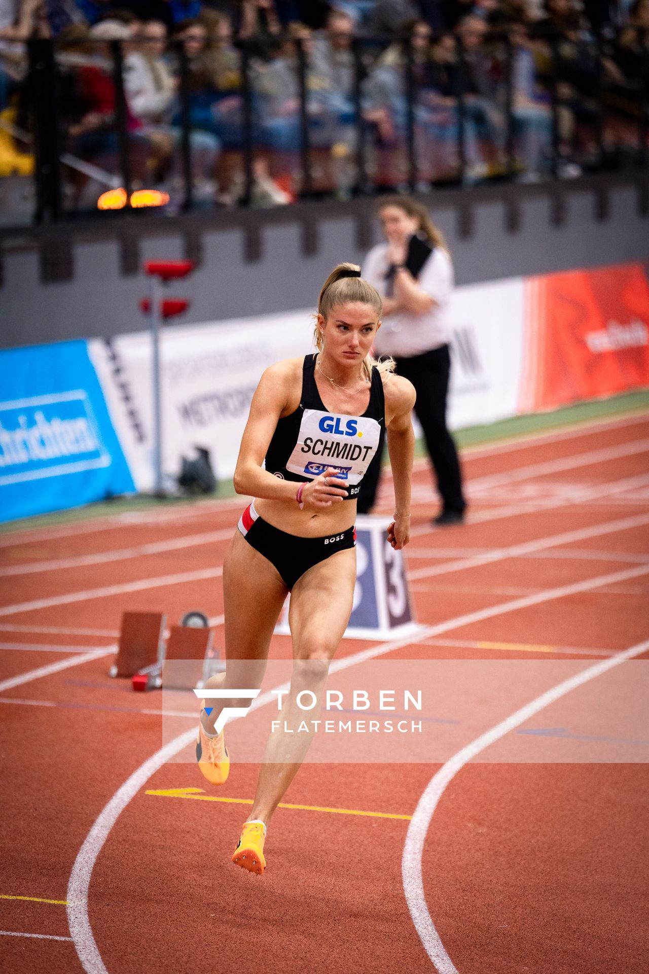 Alica Schmidt (SCC Berlin) bei den Deutschen Leichtathletik-Hallenmeisterschaften am 19.02.2023 in der Helmut-Koernig-Halle in Dortmund