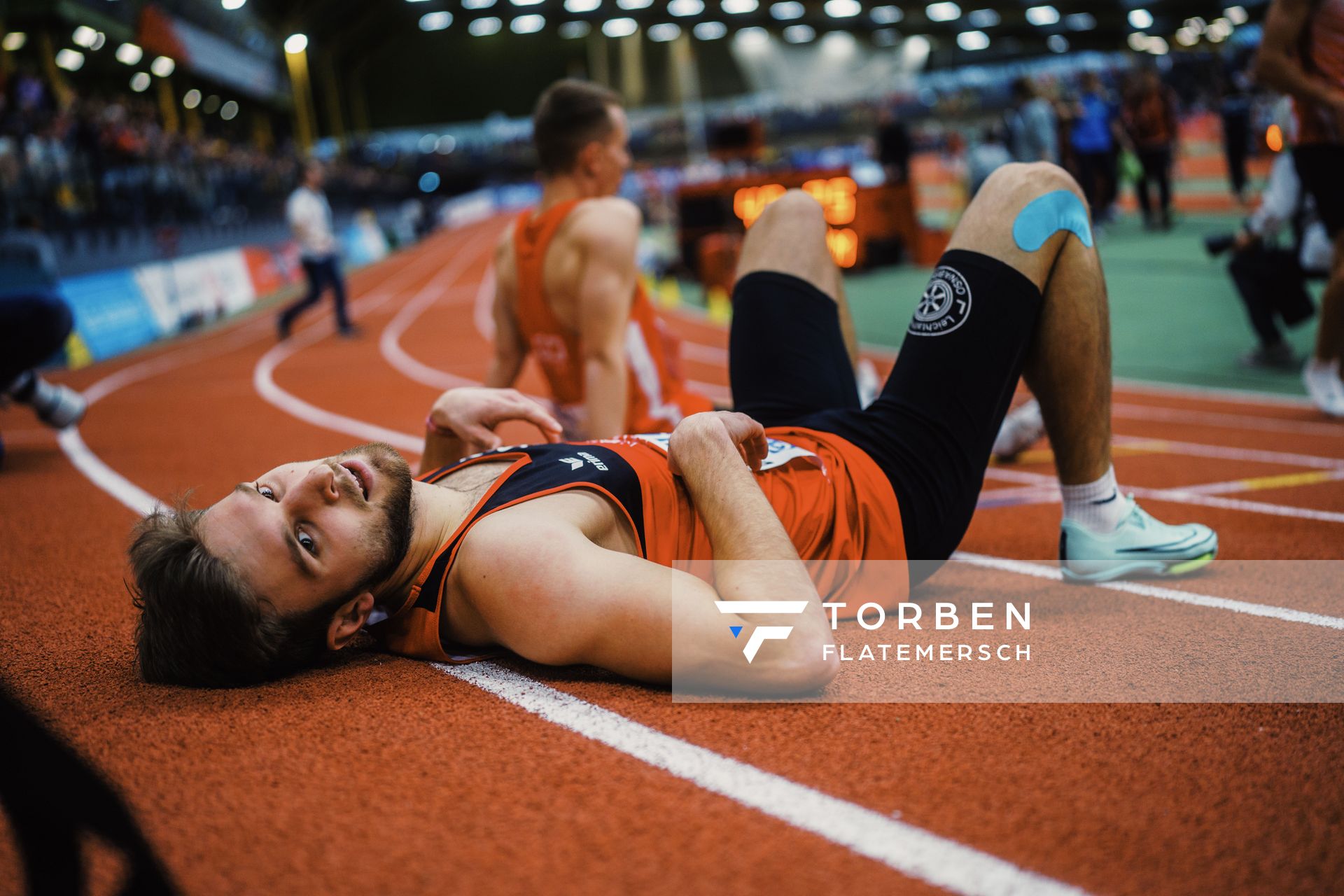 Fabian Dammermann (LG Osnabrueck) nach dem 400 m Finale bei den Deutschen Leichtathletik-Hallenmeisterschaften am 19.02.2023 in der Helmut-Koernig-Halle in Dortmund