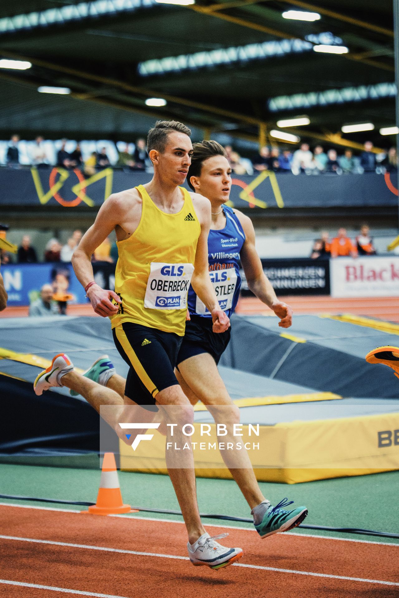 Luis Oberbeck (LG Goettingen) im 800m Finale bei den Deutschen Leichtathletik-Hallenmeisterschaften am 19.02.2023 in der Helmut-Koernig-Halle in Dortmund