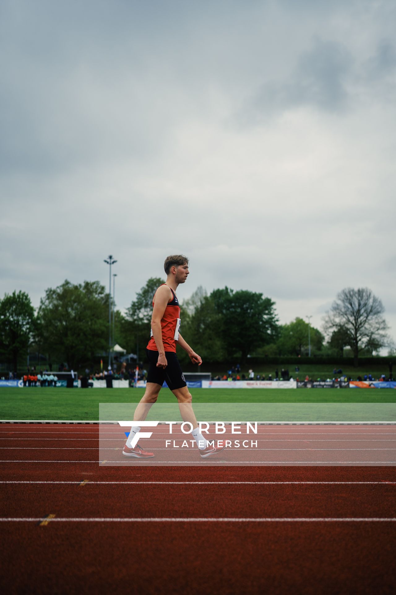 Immo Badtke (LG Osnabrueck) am 29.04.2023 bei den deutschen Meisterschaften Langstaffel in Bietigheim-Bissingen