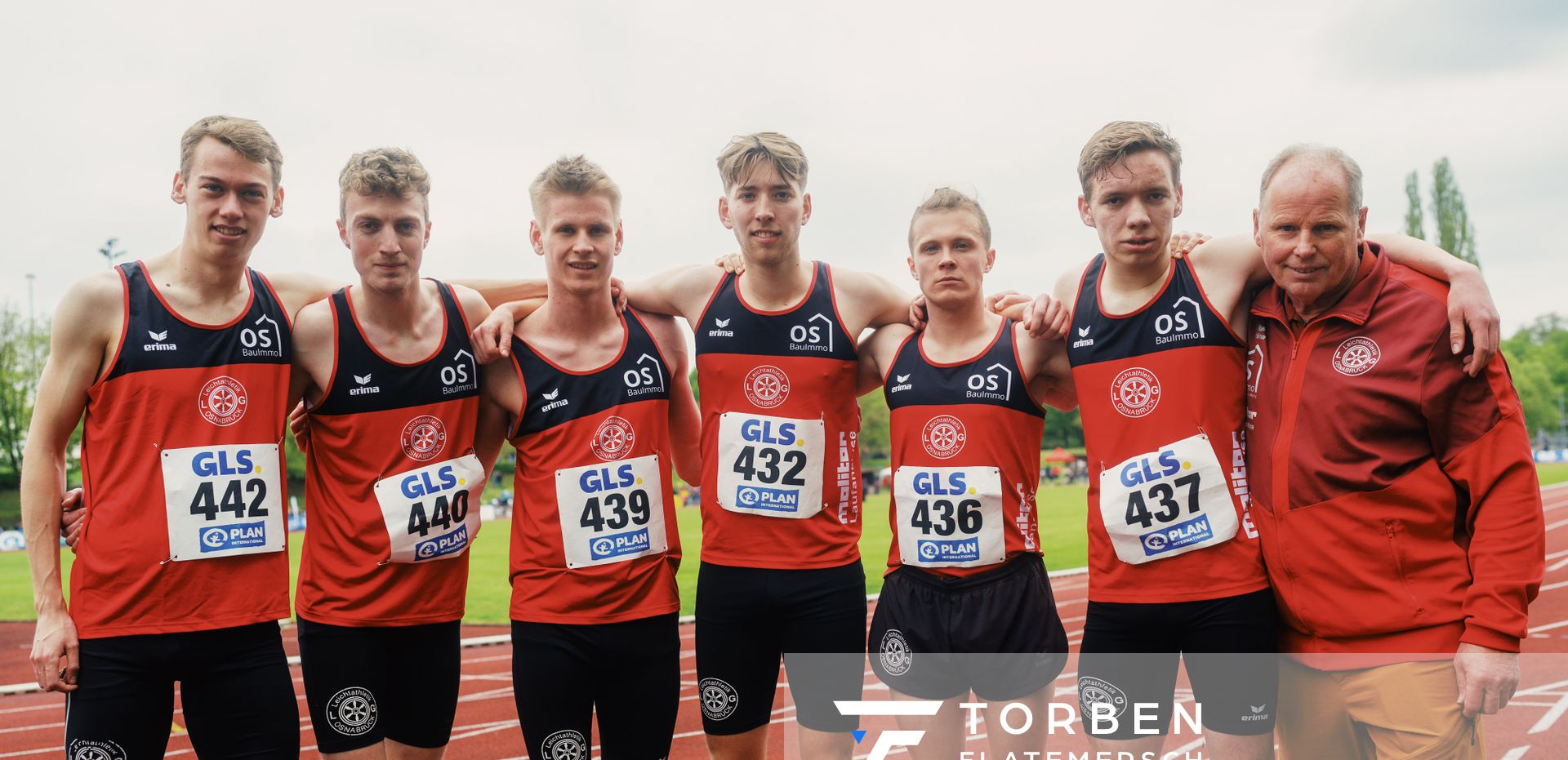 Erik Siemer (LG Osnabrueck), Andre Rohling (LG Osnabrueck), Mika Pikutzki (LG Osnabrueck), Immo Badtke (LG Osnabrueck), Nils Huhtakangas (LG Osnabrueck), Henning Jeschke (LG Osnabrueck) und Anton Siemer (LG Osnabrueck) am 29.04.2023 bei den deutschen Meisterschaften Langstaffel in Bietigheim-Bissingen