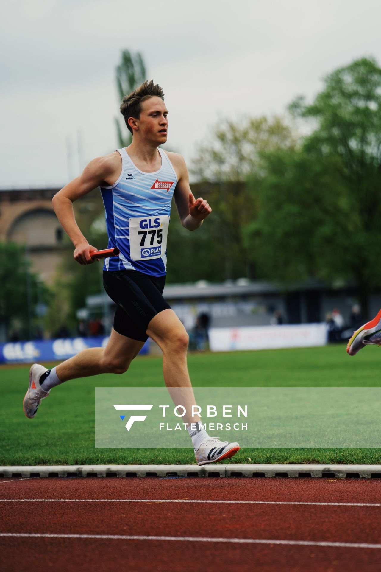 Justus Winkler (VfL Sindelfingen) am 29.04.2023 bei den deutschen Meisterschaften Langstaffel in Bietigheim-Bissingen