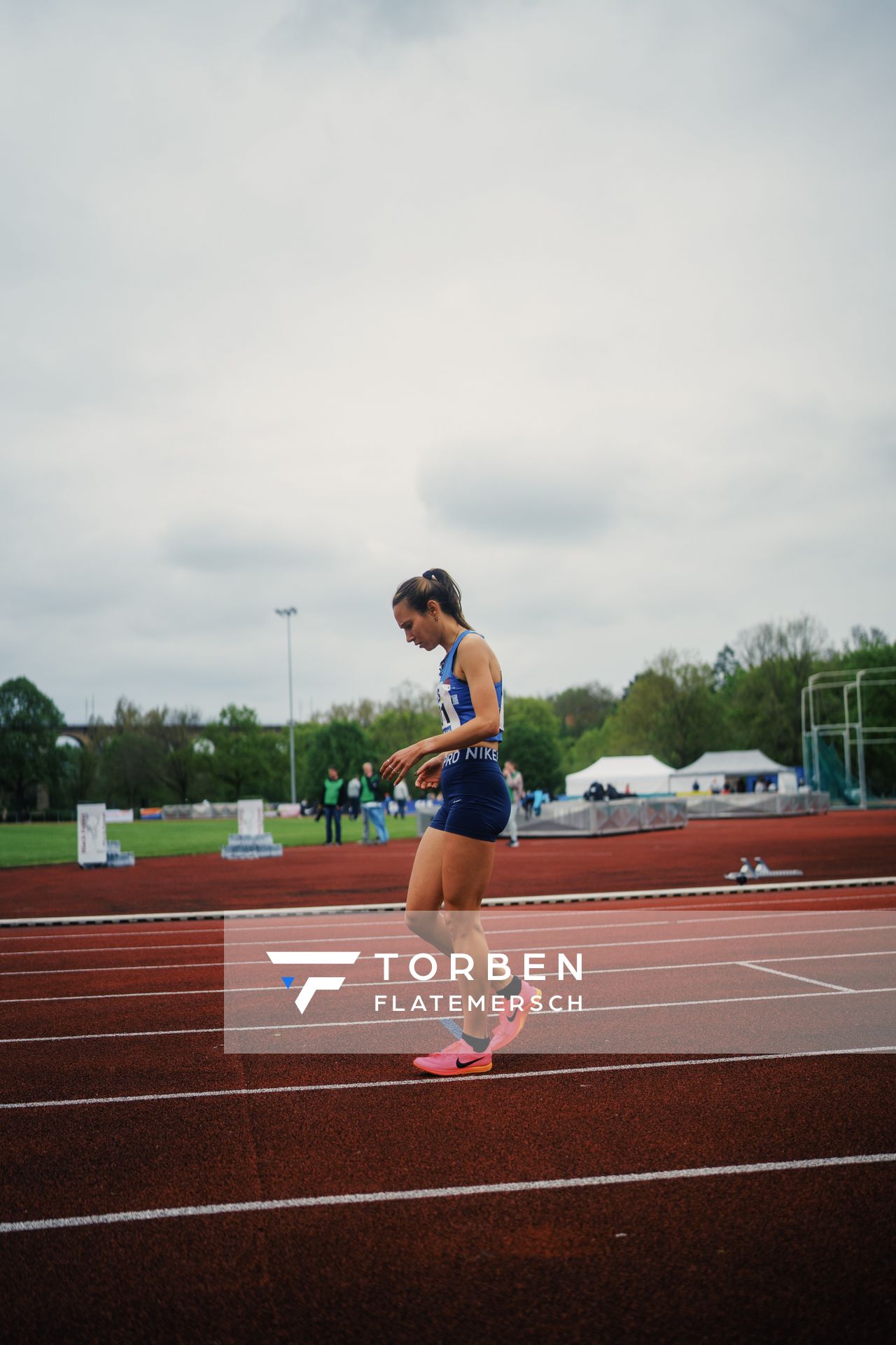 Hanna Klein (LAV Stadtwerke Tuebingen) am 29.04.2023 bei den deutschen Meisterschaften Langstaffel in Bietigheim-Bissingen