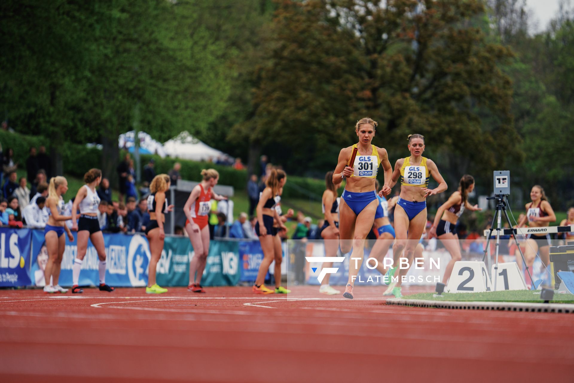 Sophia Wolf (StG ATK-Koenigstein-Gross Gerau), Marie Burchard (StG ATK-Koenigstein-Gross Gerau) am 29.04.2023 bei den deutschen Meisterschaften Langstaffel in Bietigheim-Bissingen