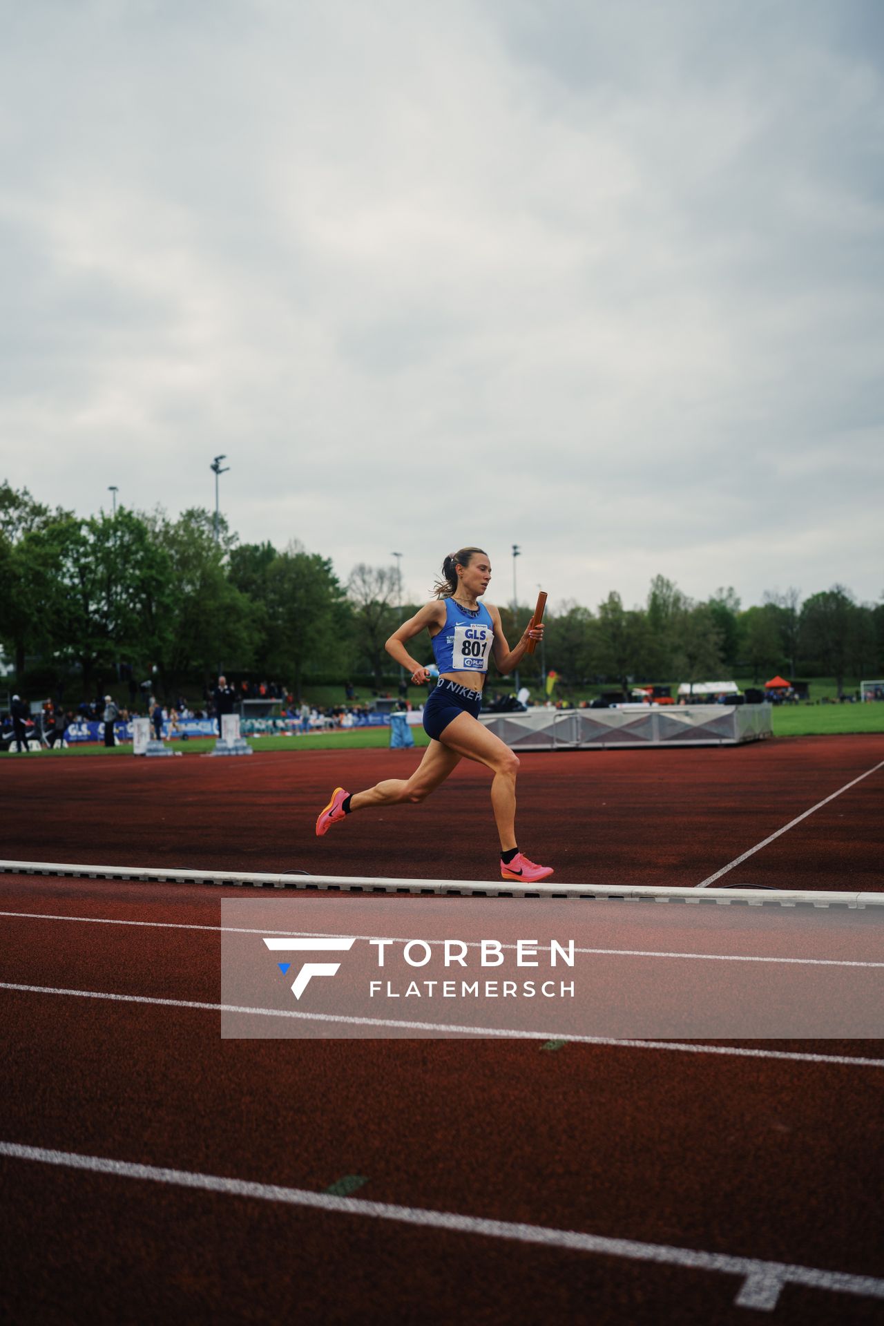 Hanna Klein (LAV Stadtwerke Tuebingen) am 29.04.2023 bei den deutschen Meisterschaften Langstaffel in Bietigheim-Bissingen