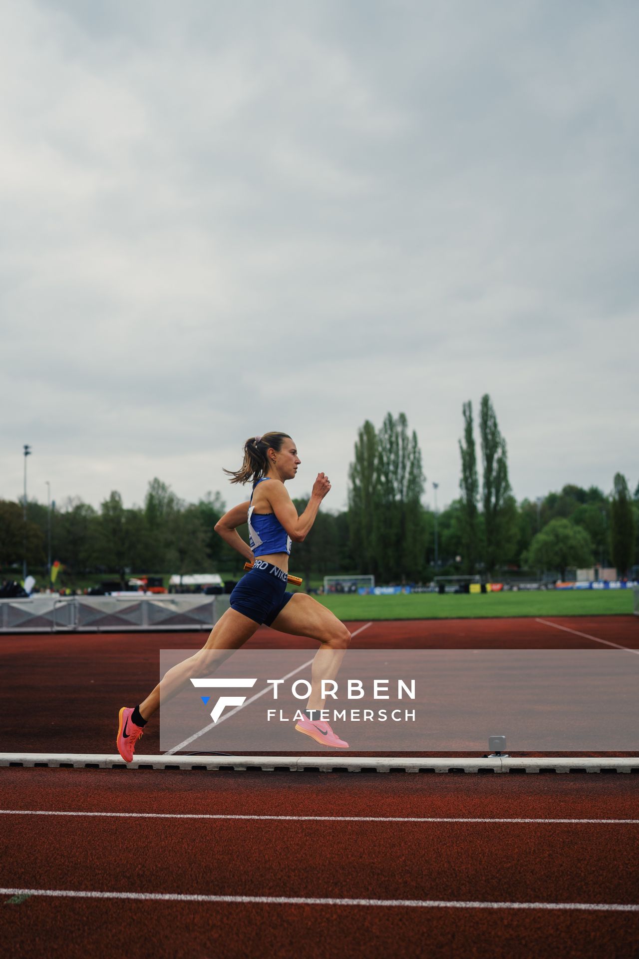 Hanna Klein (LAV Stadtwerke Tuebingen) am 29.04.2023 bei den deutschen Meisterschaften Langstaffel in Bietigheim-Bissingen