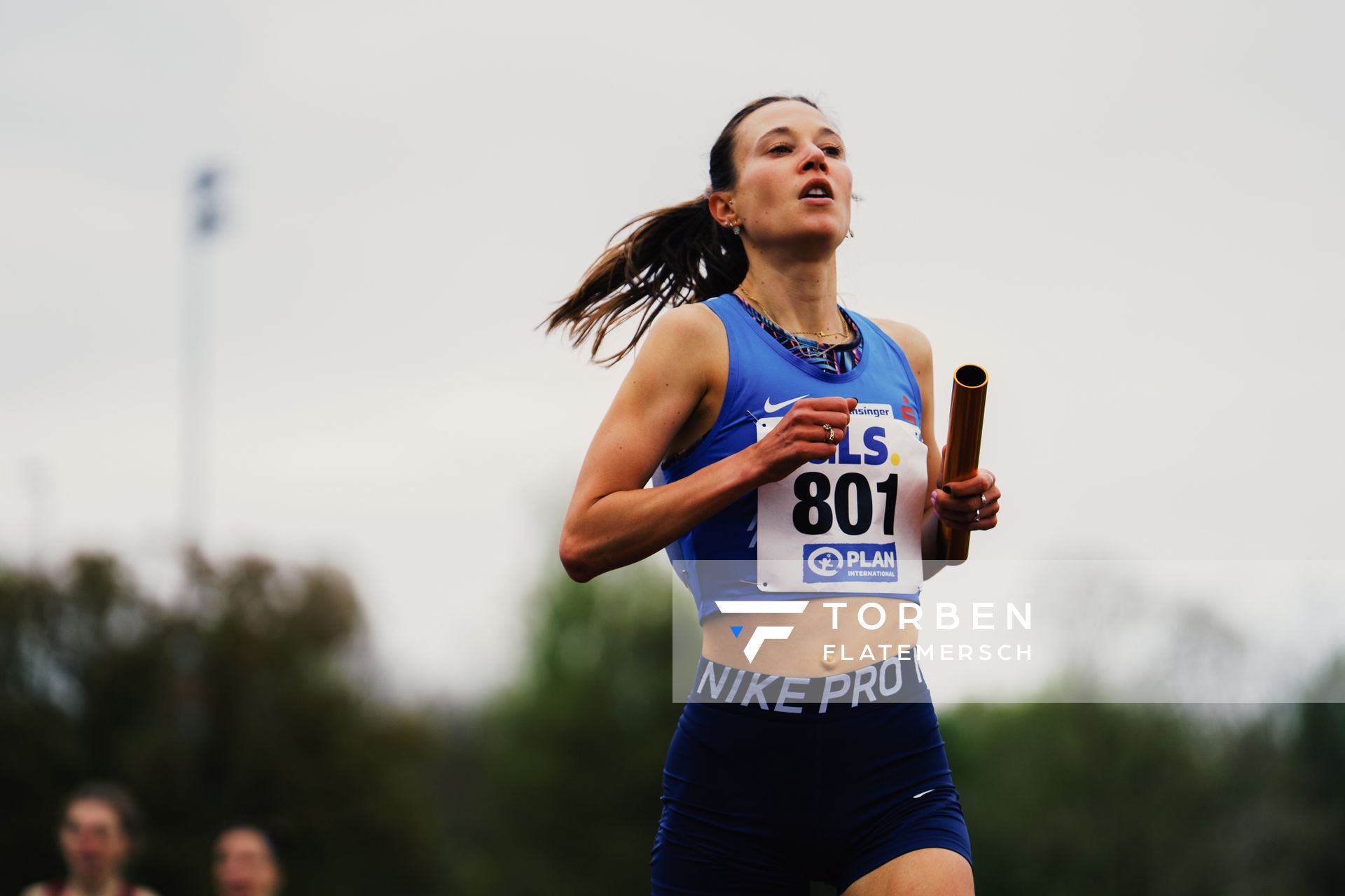 Hanna Klein (LAV Stadtwerke Tuebingen) am 29.04.2023 bei den deutschen Meisterschaften Langstaffel in Bietigheim-Bissingen