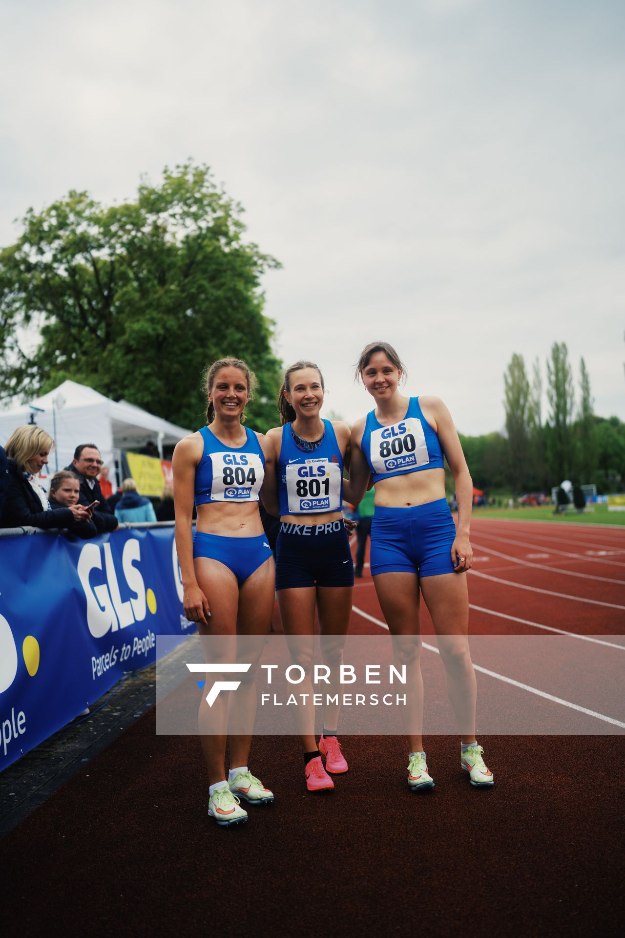 Laura Wilhelm (LAV Stadtwerke Tuebingen). Hanna Klein (LAV Stadtwerke Tuebingen), Carolin Fuehren (LAV Stadtwerke Tuebingen) am 29.04.2023 bei den deutschen Meisterschaften Langstaffel in Bietigheim-Bissingen