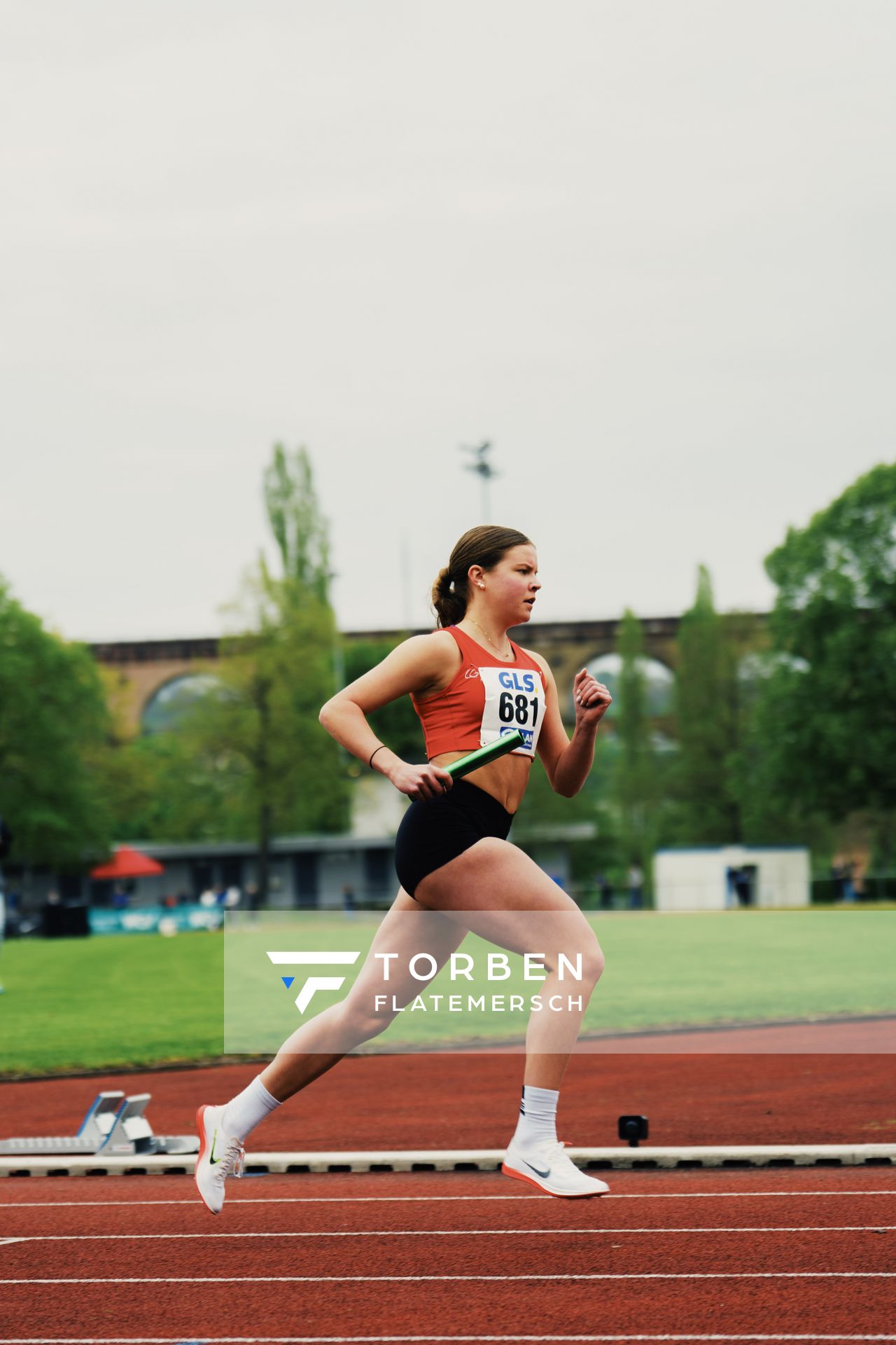 Anna Kamp (LG Brillux Muenster) am 29.04.2023 bei den deutschen Meisterschaften Langstaffel in Bietigheim-Bissingen