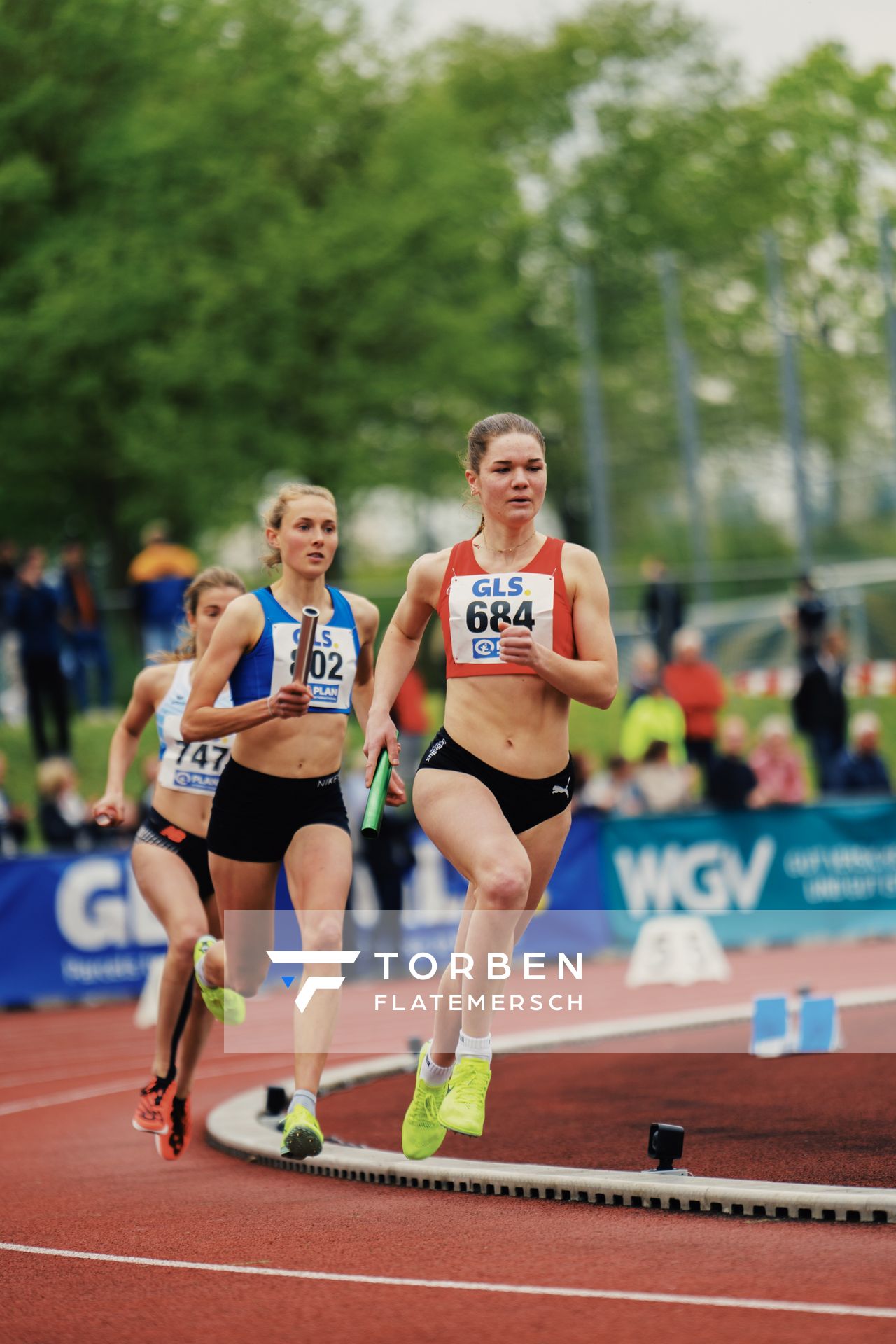 Christina Lehnen (LG Brillux Muenster), Janina Ruf (LAV Stadtwerke Tuebingen) am 29.04.2023 bei den deutschen Meisterschaften Langstaffel in Bietigheim-Bissingen