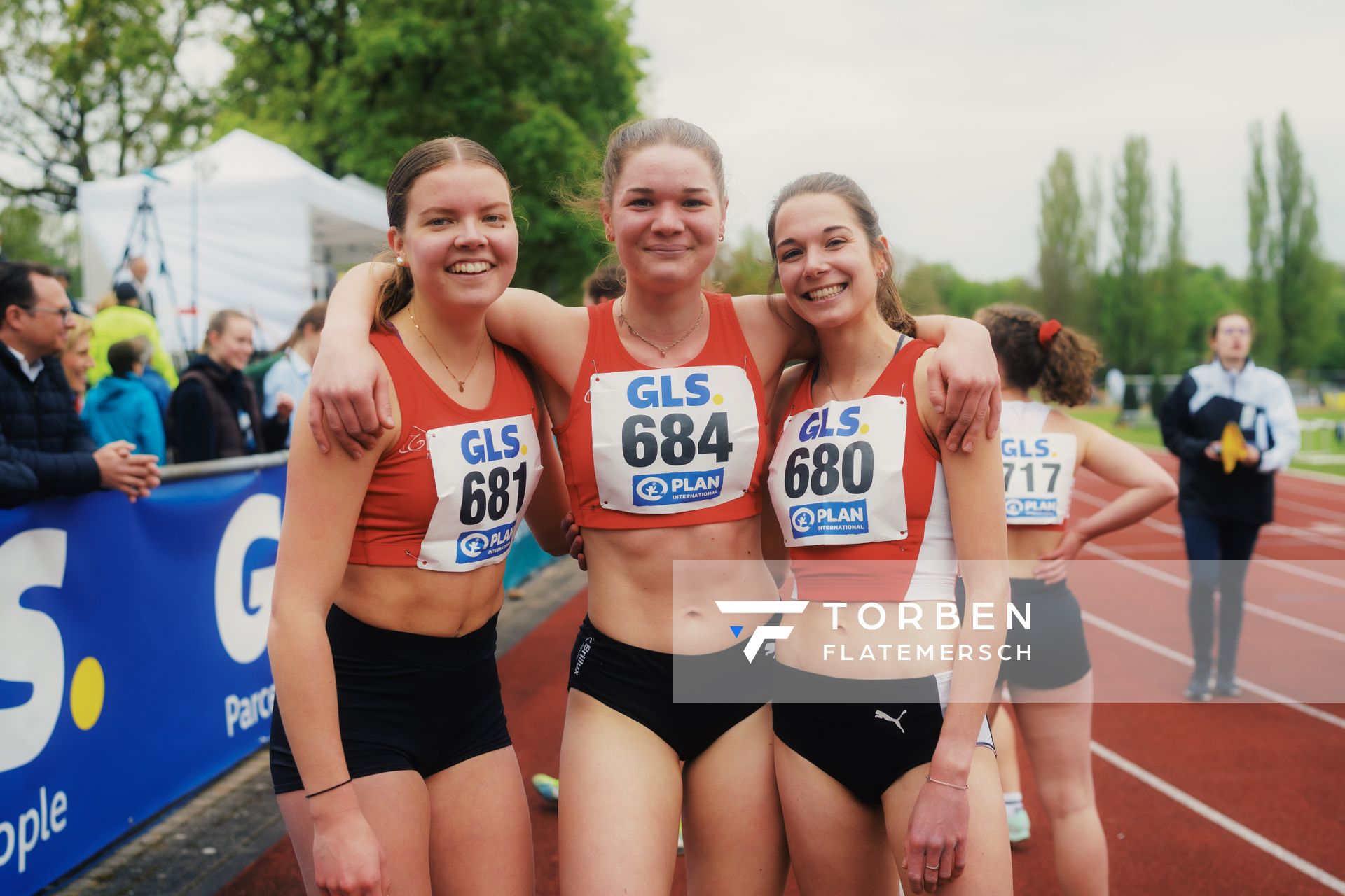 Anna Kamp (LG Brillux Muenster), Christina Lehnen (LG Brillux Muenster), Franziska Dinkelborg (LG Brillux Muenster) am 29.04.2023 bei den deutschen Meisterschaften Langstaffel in Bietigheim-Bissingen