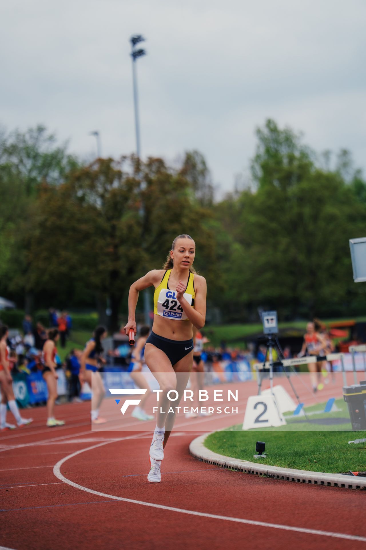 Carolin Hinrichs (VfL Loeningen) am 29.04.2023 bei den deutschen Meisterschaften Langstaffel in Bietigheim-Bissingen