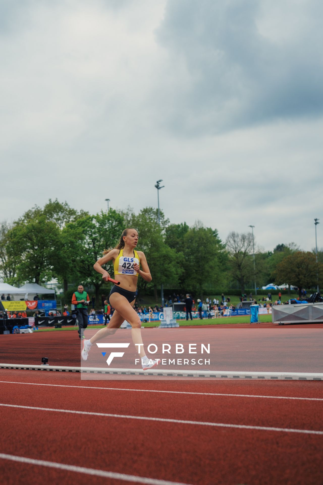 Carolin Hinrichs (VfL Loeningen) am 29.04.2023 bei den deutschen Meisterschaften Langstaffel in Bietigheim-Bissingen