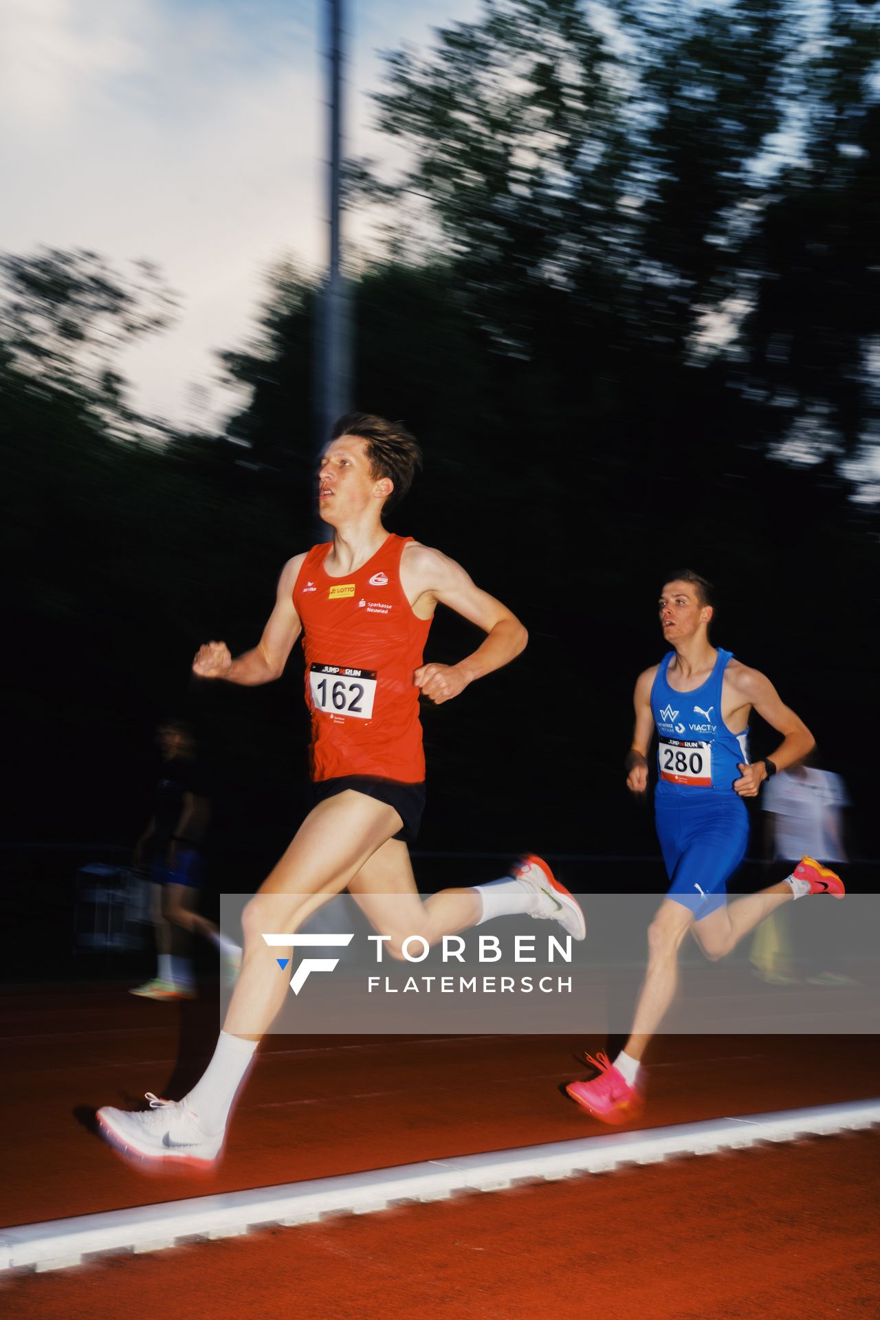 Robin Pluymackers (LG Rhein-Wied), Bastian Notzon (TV Wattenscheid 01) am 07.06.2023 beim Jump n Run Meeting im Stadion Dortmund-Hacheney in Dortmund