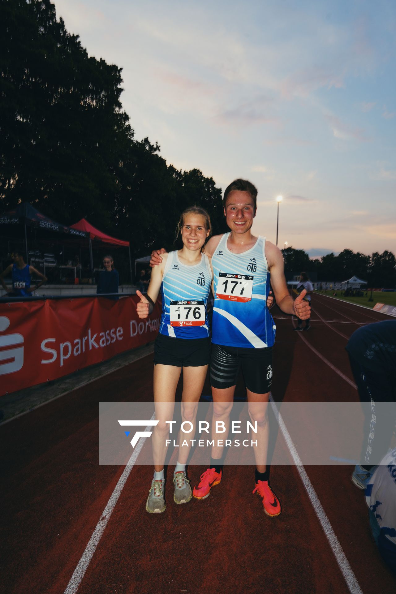 Annika Klezath (OTB Osnabrueck) und Jonas Kulgemeyer (OTB Osnabrueck) 07.06.2023 beim Jump n Run Meeting im Stadion Dortmund-Hacheney in Dortmund