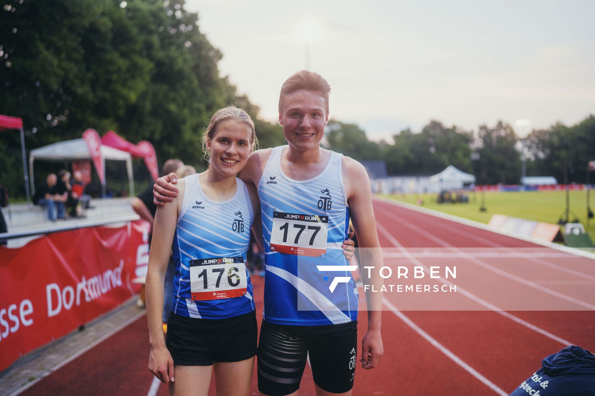Annika Klezath (OTB Osnabrueck) und Jonas Kulgemeyer (OTB Osnabrueck) 07.06.2023 beim Jump n Run Meeting im Stadion Dortmund-Hacheney in Dortmund