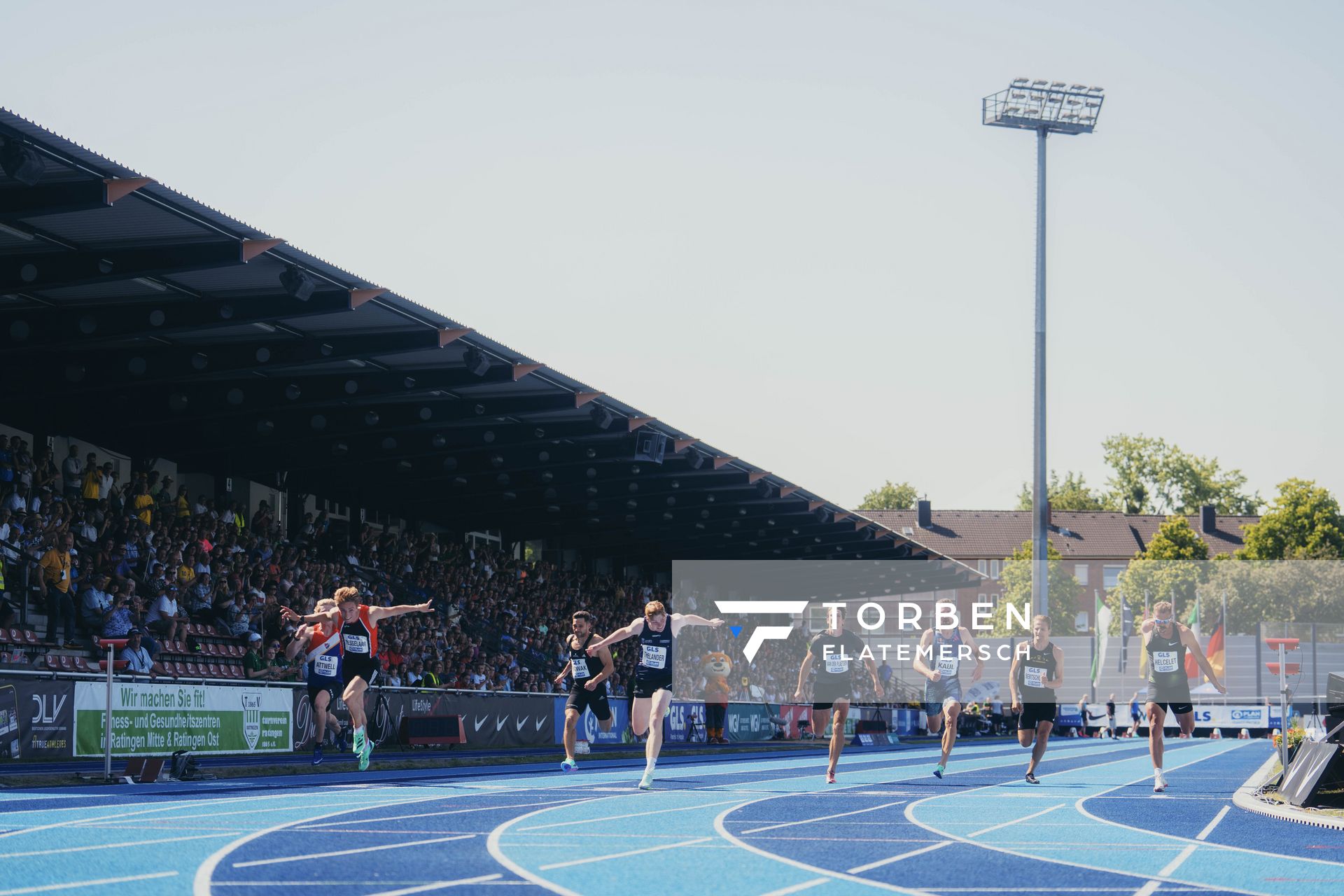 Max Attwell (NZL Neuseeland), Jeff Tesselaar (NED Niederlande), Tim Nowak (GER/SSV Ulm 1846), Jacob Thelander (SWE Schweden), Thomas van der Plaetsen (BEL/Belgien), Niklas Kaul (GER/USC Mainz), Daniel Bertschler (AUT Oesterreich), Adam Sebastian Helcelet (CZE/Tschechien) am 17.06.2023 beim Stadtwerke Ratingen Mehrkampf-Meeting im Stadion am Stadionring in Ratingen