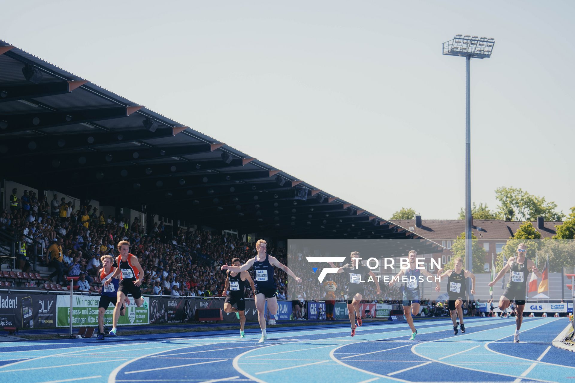 Max Attwell (NZL Neuseeland), Jeff Tesselaar (NED Niederlande), Tim Nowak (GER/SSV Ulm 1846), Jacob Thelander (SWE Schweden), Thomas van der Plaetsen (BEL/Belgien), Niklas Kaul (GER/USC Mainz), Daniel Bertschler (AUT Oesterreich), Adam Sebastian Helcelet (CZE/Tschechien) am 17.06.2023 beim Stadtwerke Ratingen Mehrkampf-Meeting im Stadion am Stadionring in Ratingen