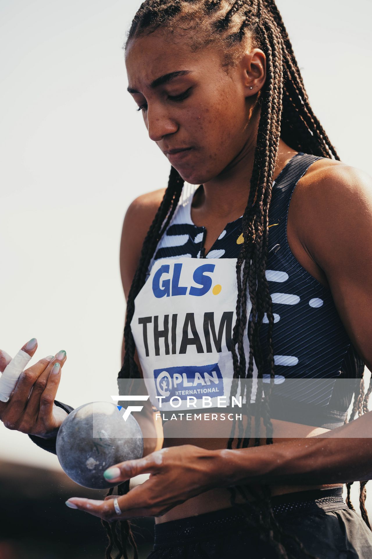 Nafissatou Thiam (BEL/Belgien) beim Kugelstoßen am 17.06.2023 beim Stadtwerke Ratingen Mehrkampf-Meeting im Stadion am Stadionring in Ratingen