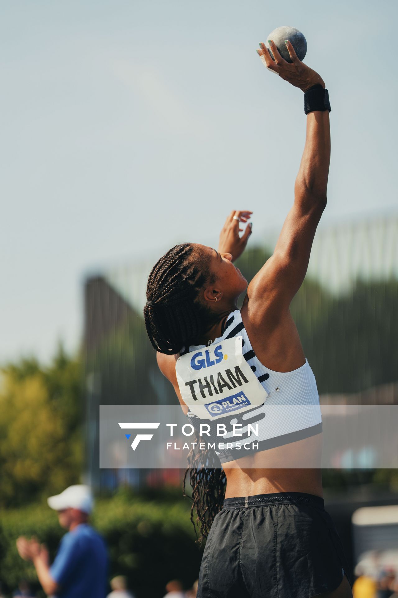 Nafissatou Thiam (BEL/Belgien) beim Kugelstoßen am 17.06.2023 beim Stadtwerke Ratingen Mehrkampf-Meeting im Stadion am Stadionring in Ratingen