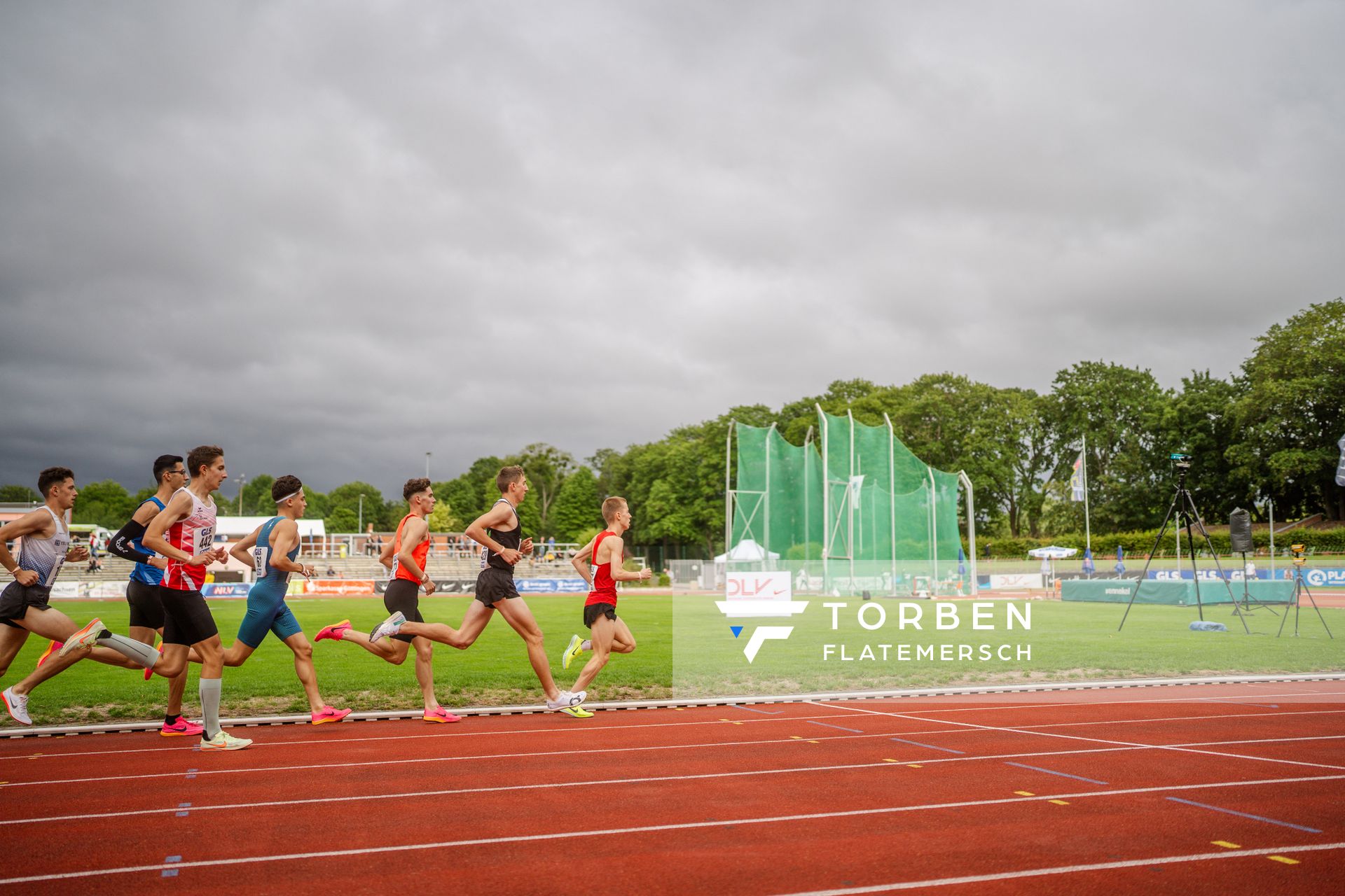 Noah Loeser (Berlin Track Club), Felix Ebel (Emder Laufgemeinschaft), Benjamin Dern (Silvesterlauf Trier), Constantin Carls (TSV Bayer 04 Leverkusen) am 01.07.2023 waehrend den deutschen U23 Leichtathletik-Meisterschaften im Jahnstadion in Göttingen