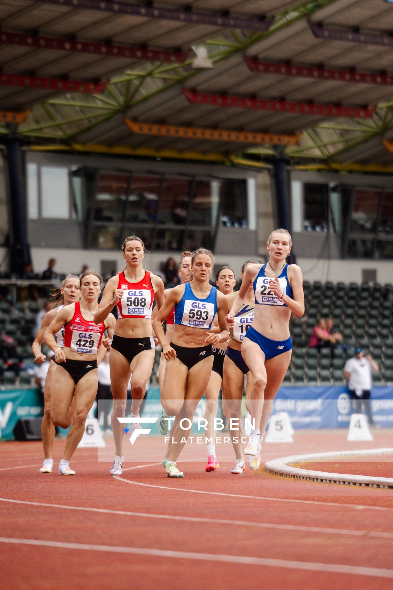 Lina Hanich (LC Paderborn), Laura Wilhelm (LAV Stadtwerke Tuebingen), Sophia Volkmer (TV Wetzlar) am 02.07.2023 waehrend den deutschen U23 Leichtathletik-Meisterschaften im Jahnstadion in Göttingen