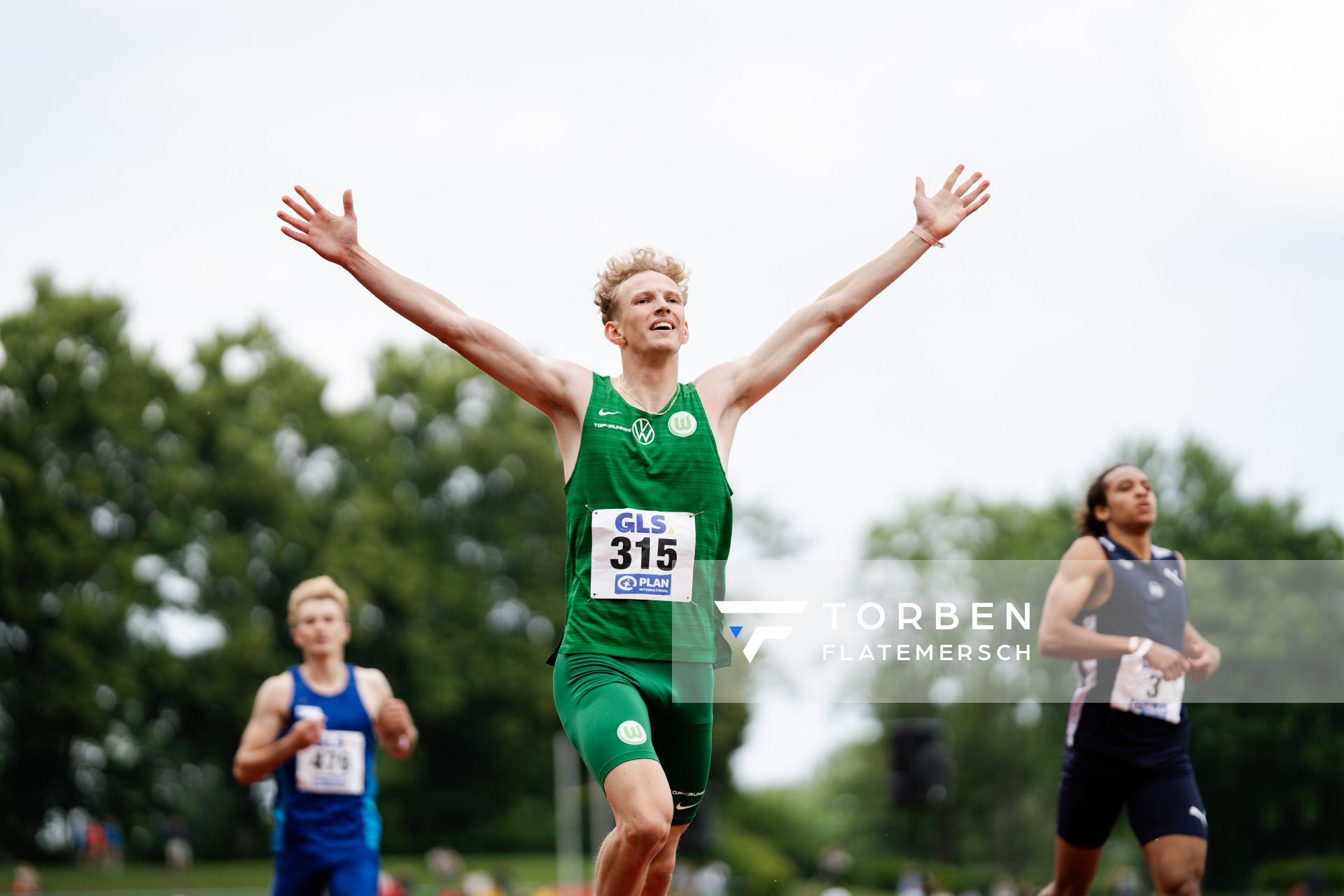 Louis Quarata (VfL Wolfsburg) gewinnt im 400m Finale am 02.07.2023 waehrend den deutschen U23 Leichtathletik-Meisterschaften im Jahnstadion in Göttingen