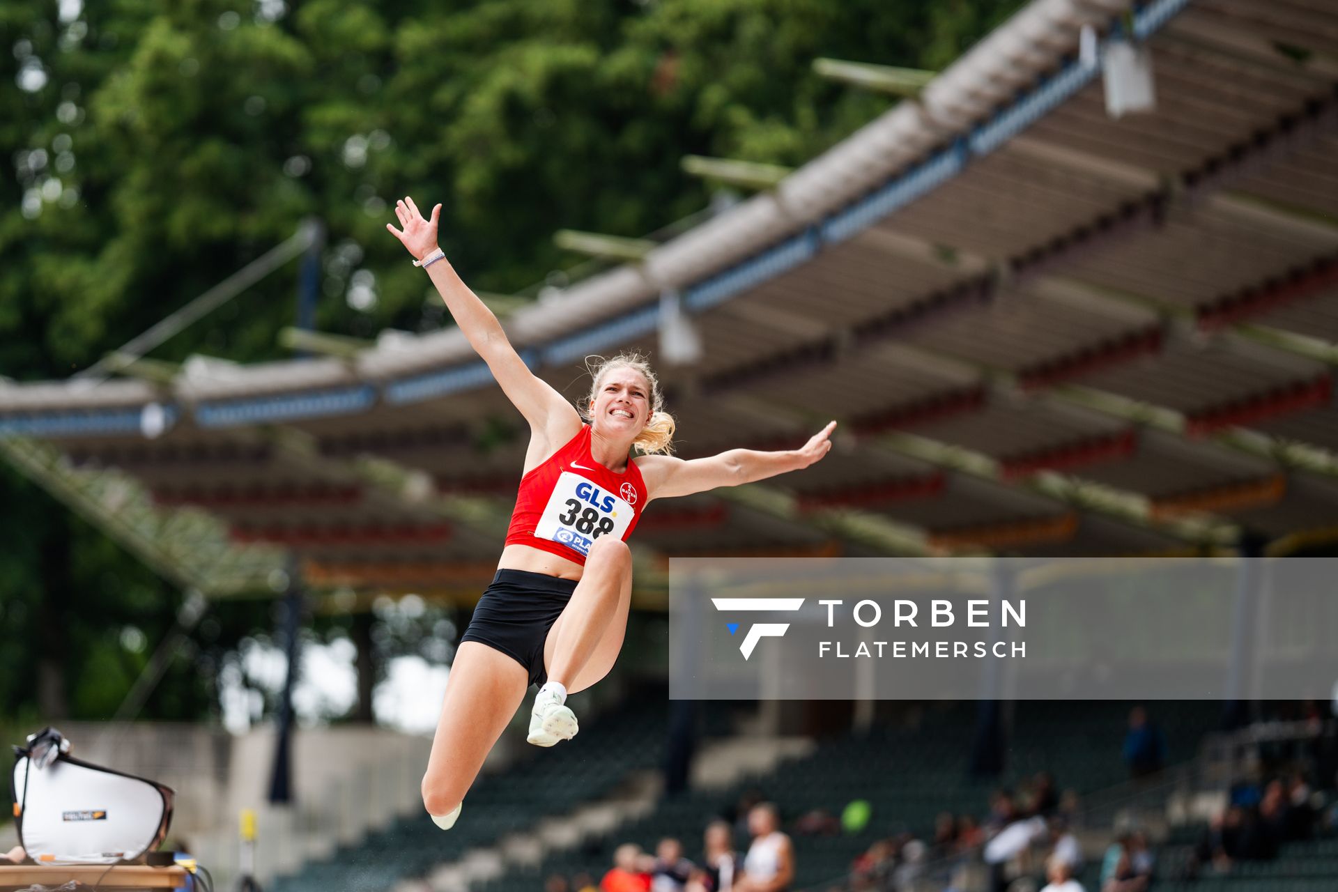 Marie Dehning (TSV Bayer 04 Leverkusen) im Weitsprung am 02.07.2023 waehrend den deutschen U23 Leichtathletik-Meisterschaften im Jahnstadion in Göttingen