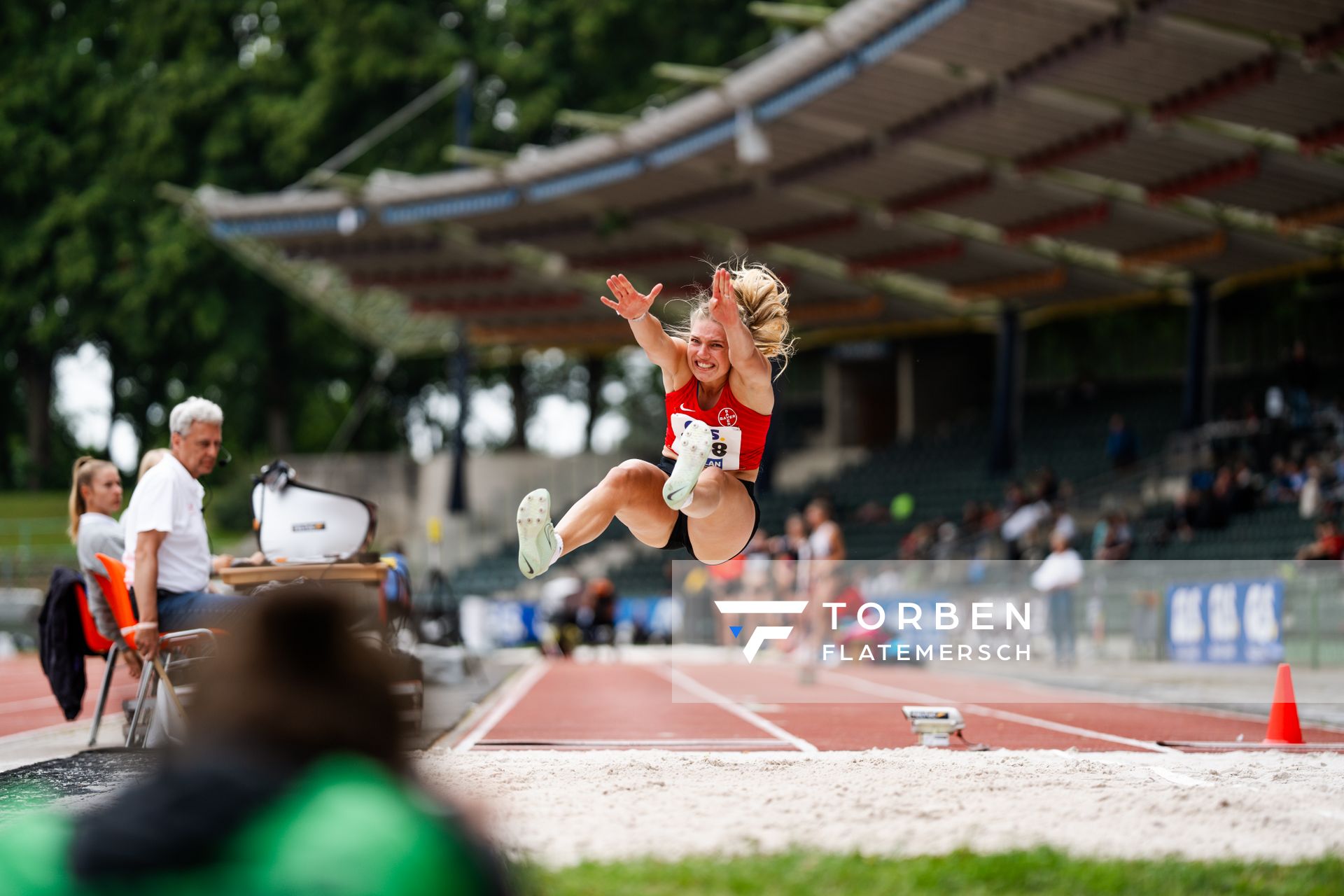 Marie Dehning (TSV Bayer 04 Leverkusen) im Weitsprung am 02.07.2023 waehrend den deutschen U23 Leichtathletik-Meisterschaften im Jahnstadion in Göttingen