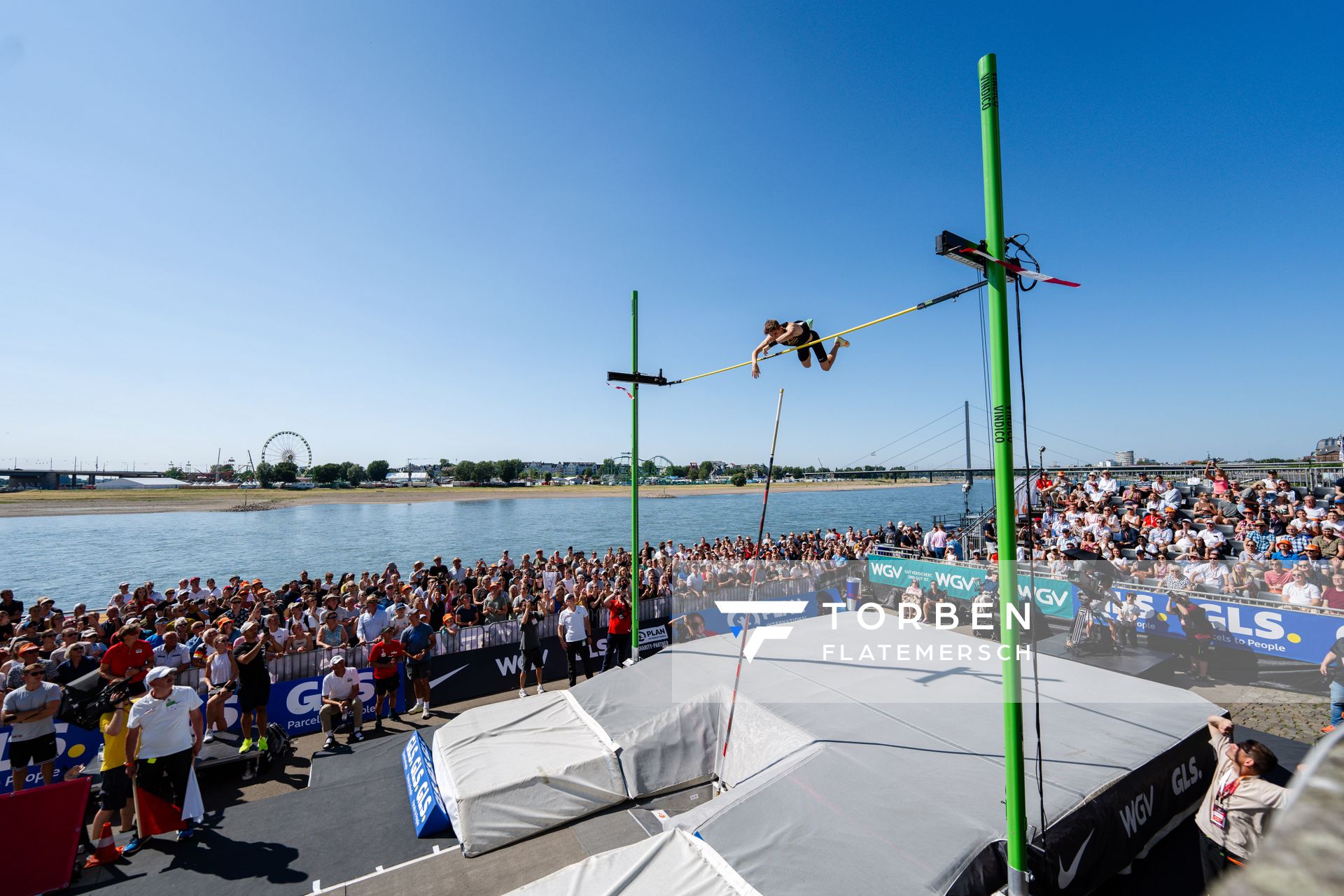 Louis Proebstle (TSV Graefelfing) beim Stabhochsprung der Deutschen Leichtathletik-Meisterschaften im Rahmen der Finals 2023 Rhein-Ruhr am 07.07.2023 am Rheinufer in Duesseldorf